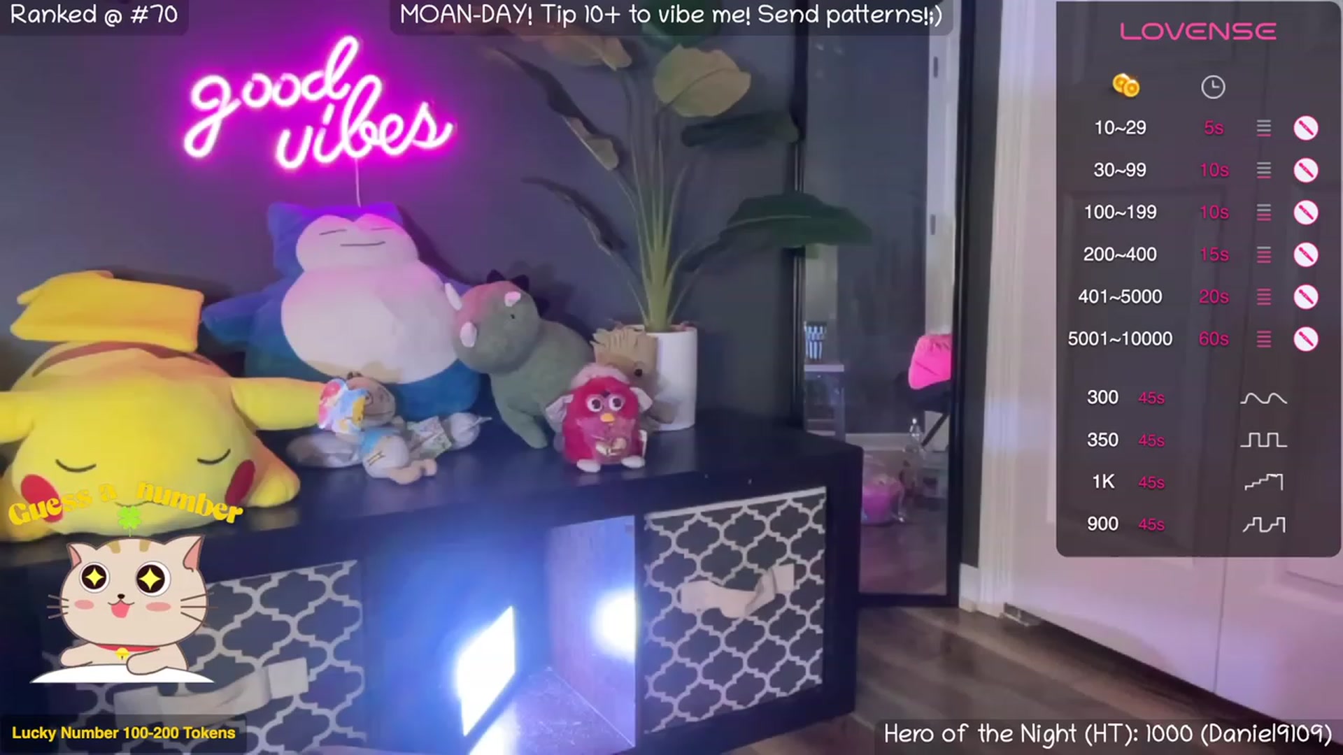 Gallery image thumbnail from NaturallyReal's myfreecams stream on, 08/29/2023, 03:43 image 9 of 20