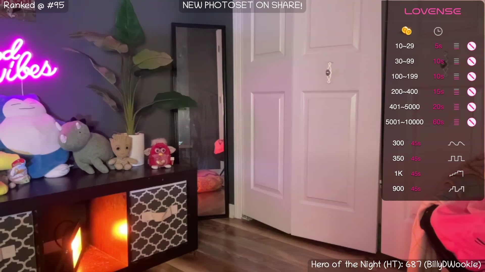 Gallery image thumbnail from NaturallyReal's myfreecams stream on, 09/09/2023, 05:31 image 12 of 20