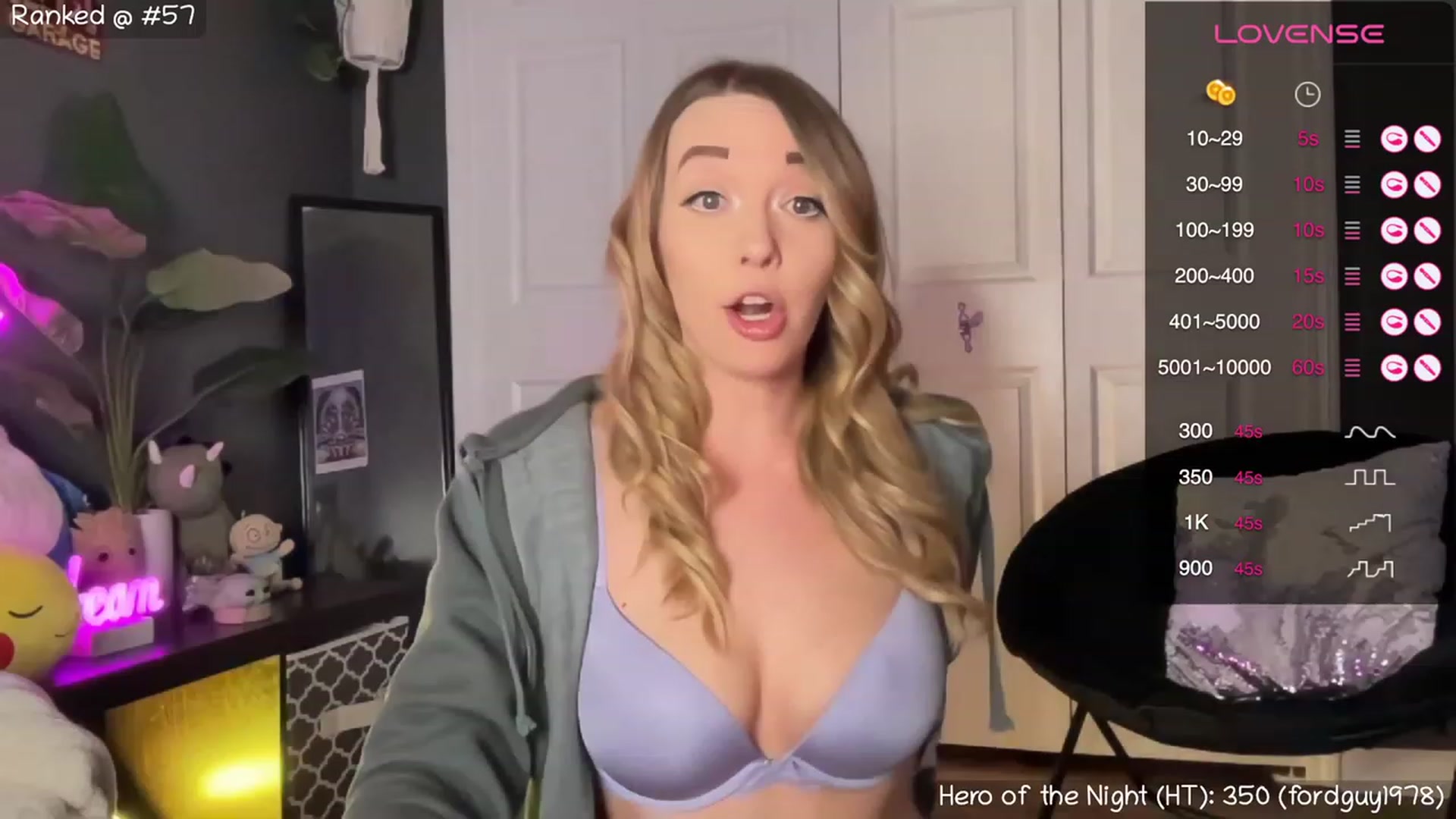 Gallery image thumbnail from NaturallyReal's myfreecams stream on, 10/17/2023, 02:02 image 6 of 20
