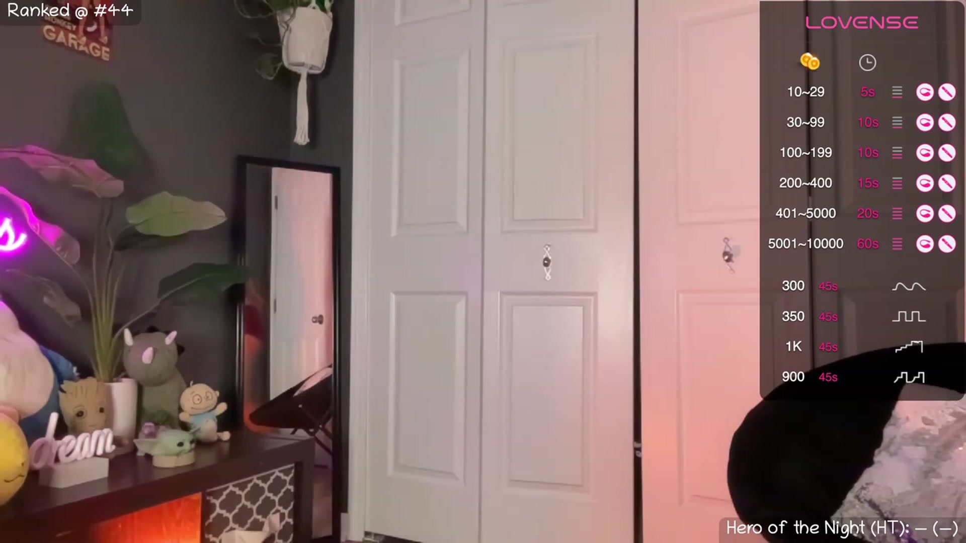 Gallery image thumbnail from NaturallyReal's myfreecams stream on, 10/22/2023, 05:02 image 1 of 20