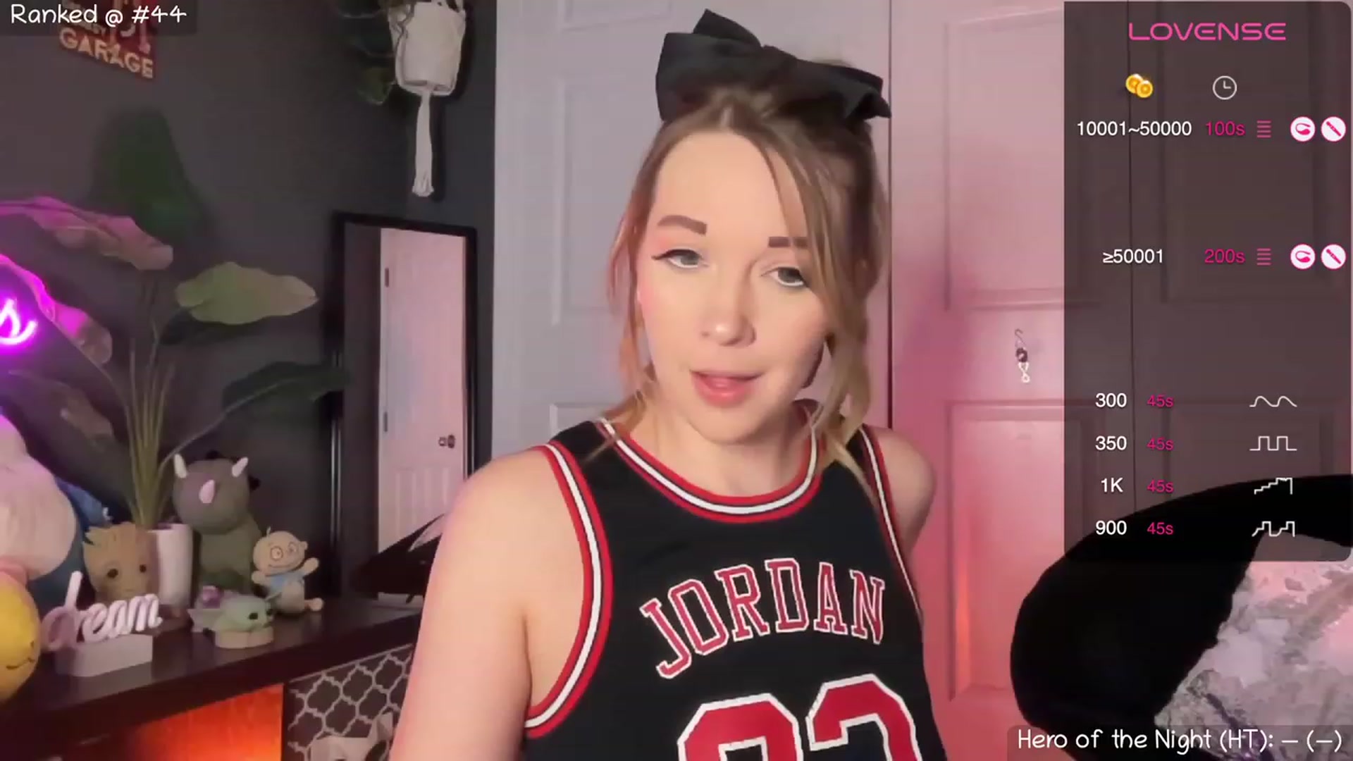 Gallery image thumbnail from NaturallyReal's myfreecams stream on, 10/22/2023, 05:02 image 2 of 20