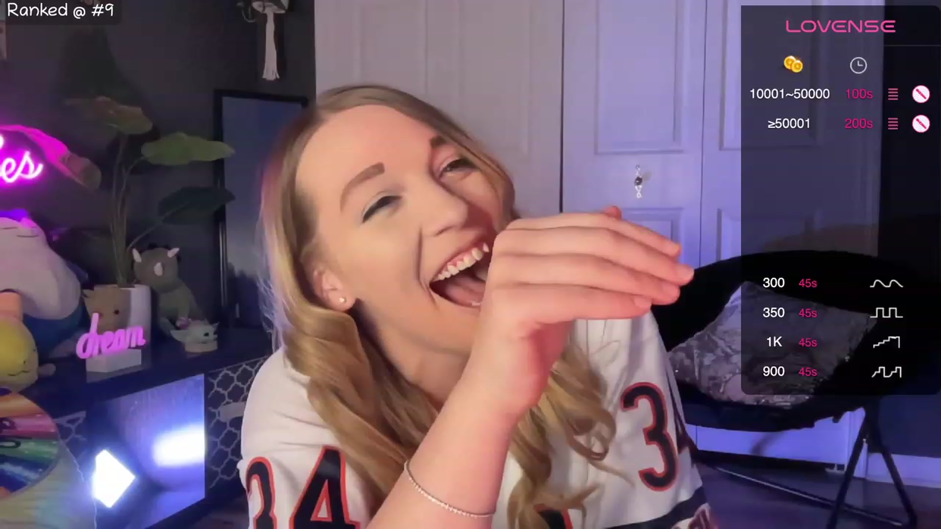 Gallery image thumbnail from NaturallyReal's myfreecams stream on, 11/10/2023, 07:03 image 4 of 20