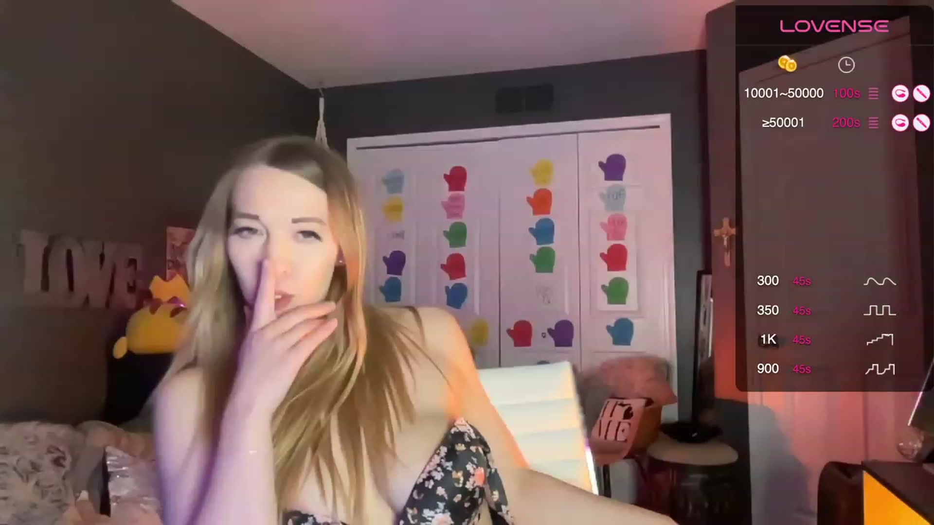 Gallery image thumbnail from NaturallyReal's myfreecams stream on, 11/30/2023, 08:13 image 18 of 20