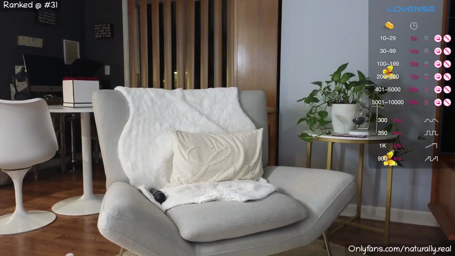 Gallery image thumbnail from NaturallyReal's myfreecams stream on, 03/31/2024, 03:16 image 4 of 20