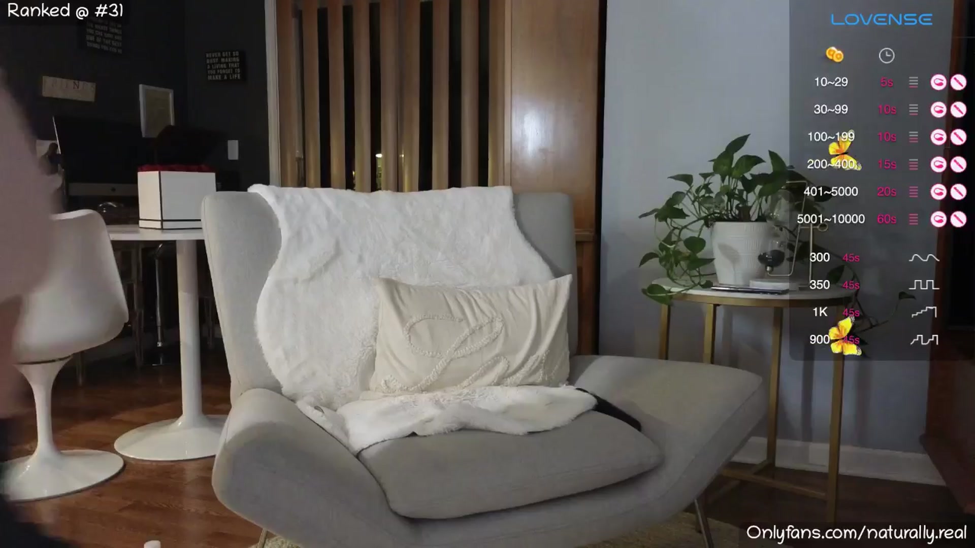 Gallery image thumbnail from NaturallyReal's myfreecams stream on, 03/31/2024, 03:16 image 7 of 20