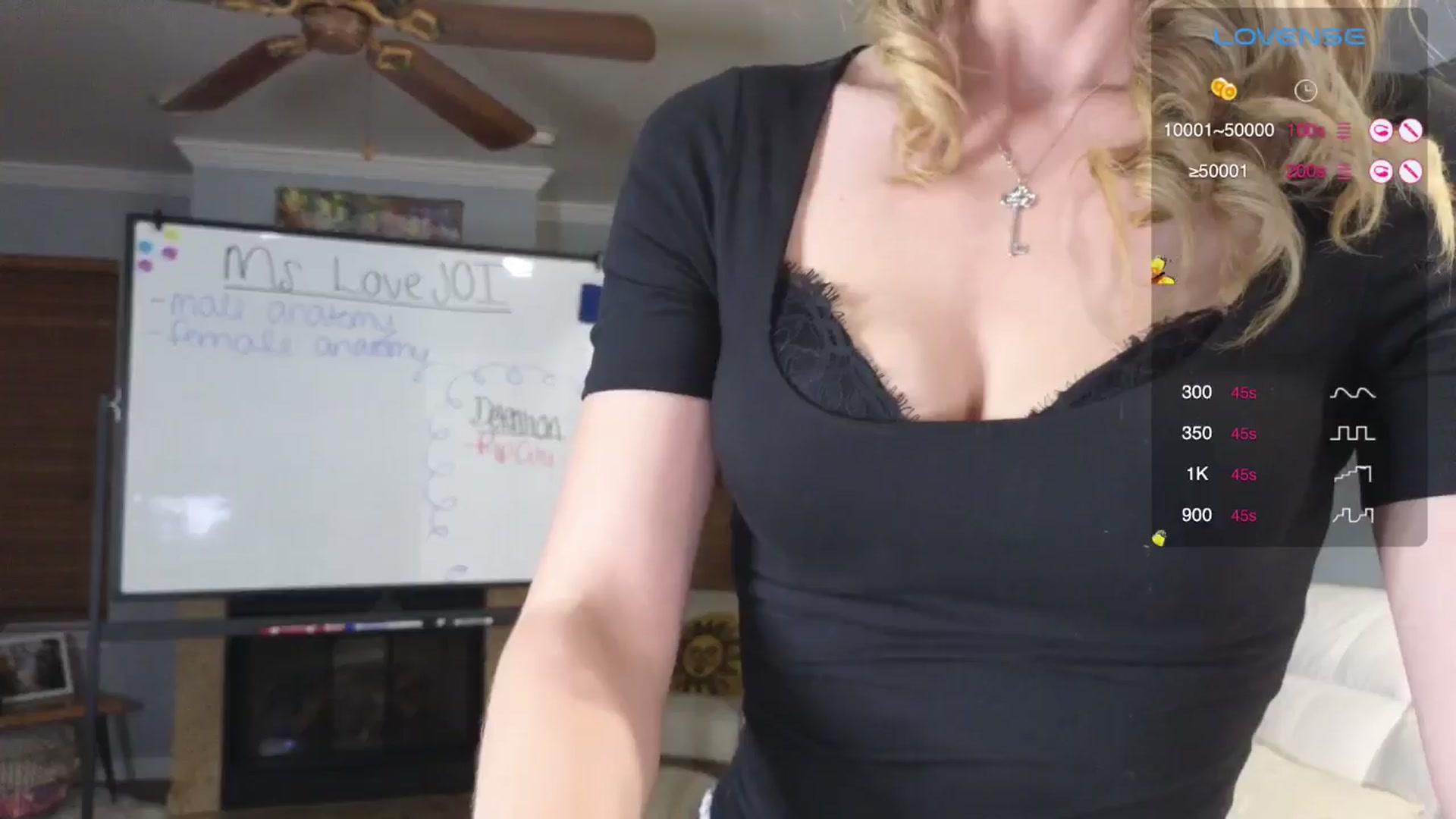 Gallery image thumbnail from NaturallyReal's myfreecams stream on, 08/07/2024, 03:57 image 18 of 20