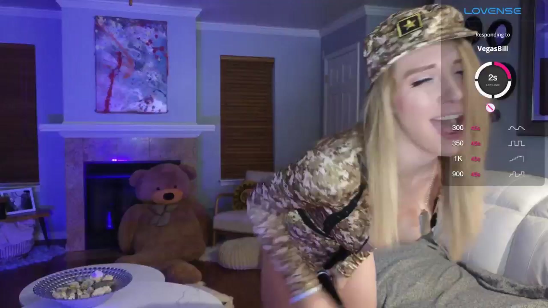 Gallery image thumbnail from NaturallyReal's myfreecams stream on, 10/15/2024, 05:59 image 6 of 20