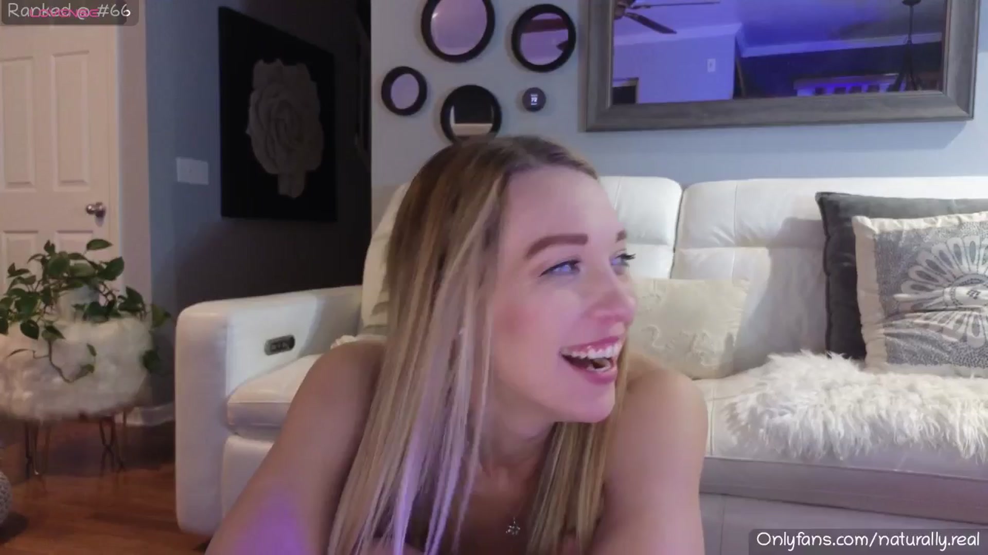 Gallery image thumbnail from NaturallyReal's myfreecams stream on, 11/22/2024, 06:47 image 7 of 20