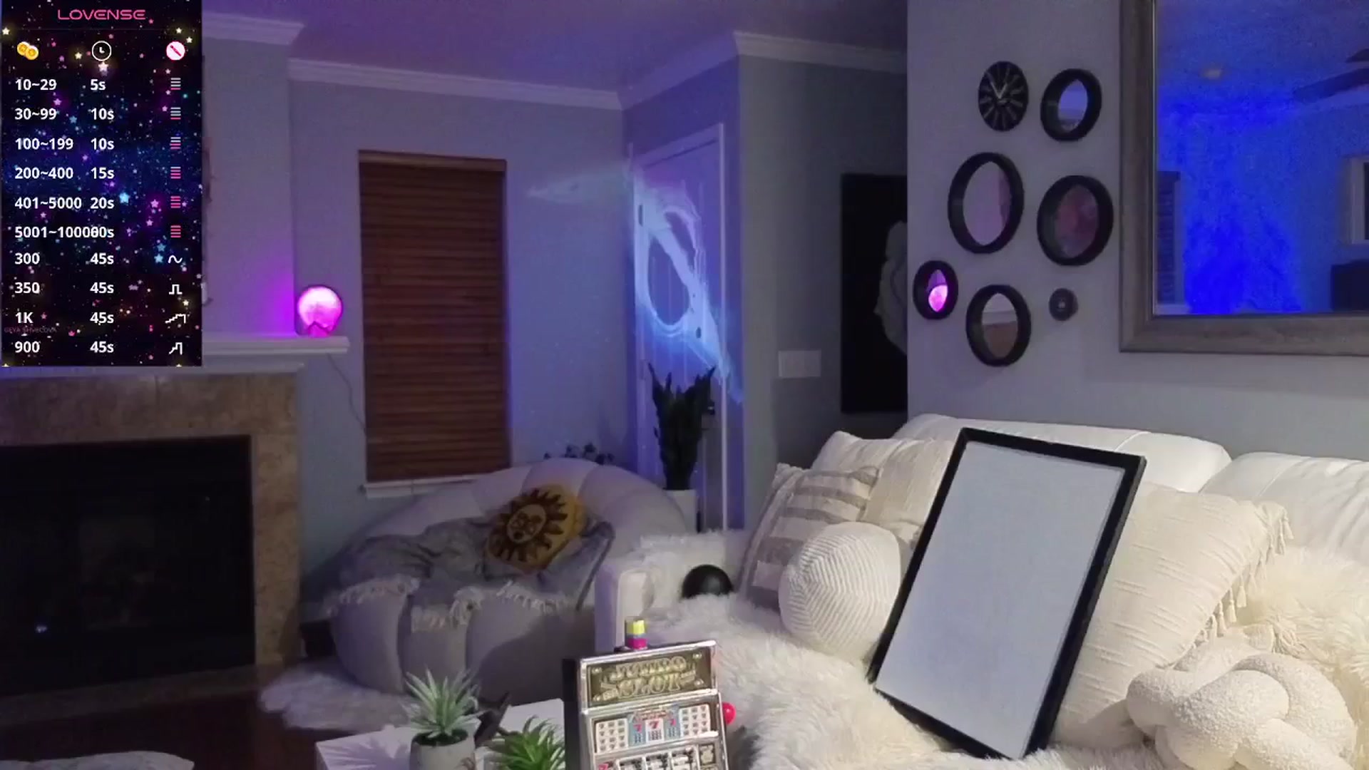 Gallery image thumbnail from NaturallyReal's myfreecams stream on, 10/31/2025, 06:23 image 1 of 20