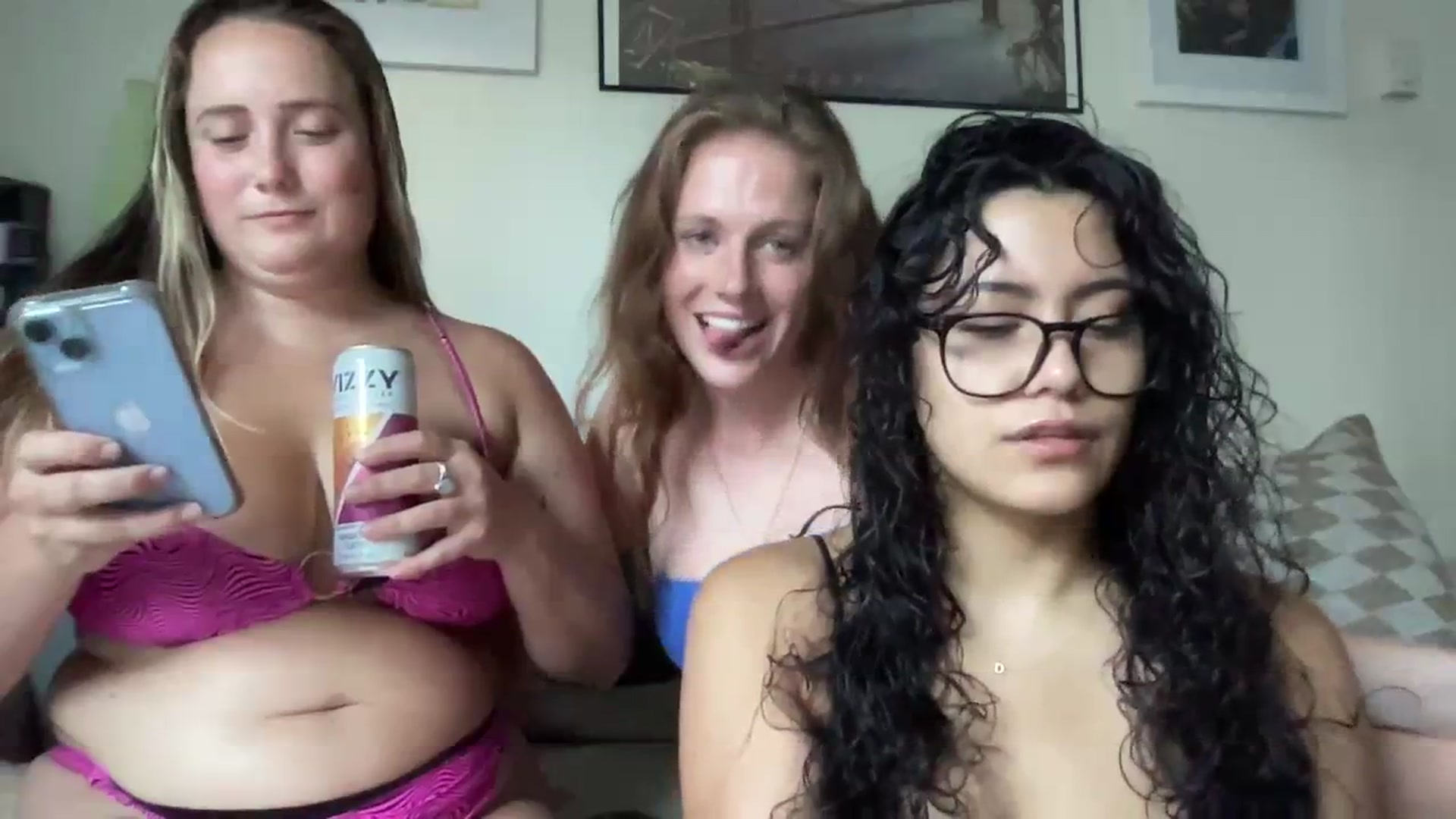 Gallery image thumbnail from Naturebabe123's myfreecams stream on, 07/28/2023, 02:04 image 17 of 20