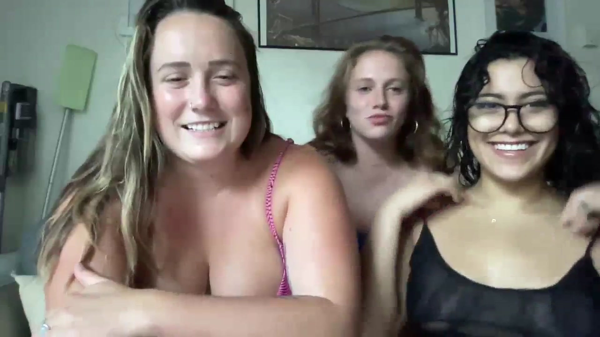 Gallery image thumbnail from Naturebabe123's myfreecams stream on, 07/28/2023, 02:04 image 9 of 20