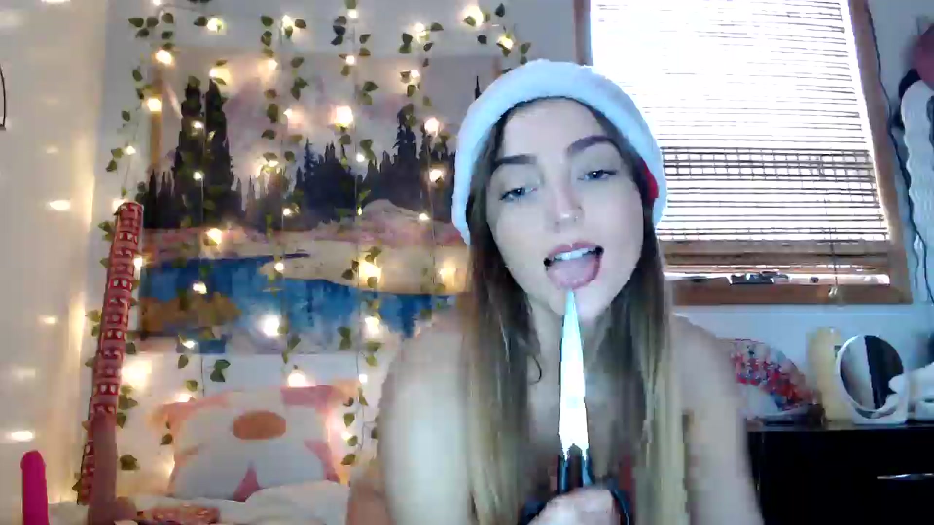 Gallery image thumbnail from NaturegirlKat's myfreecams stream on, 12/24/2024, 20:02 image 17 of 20