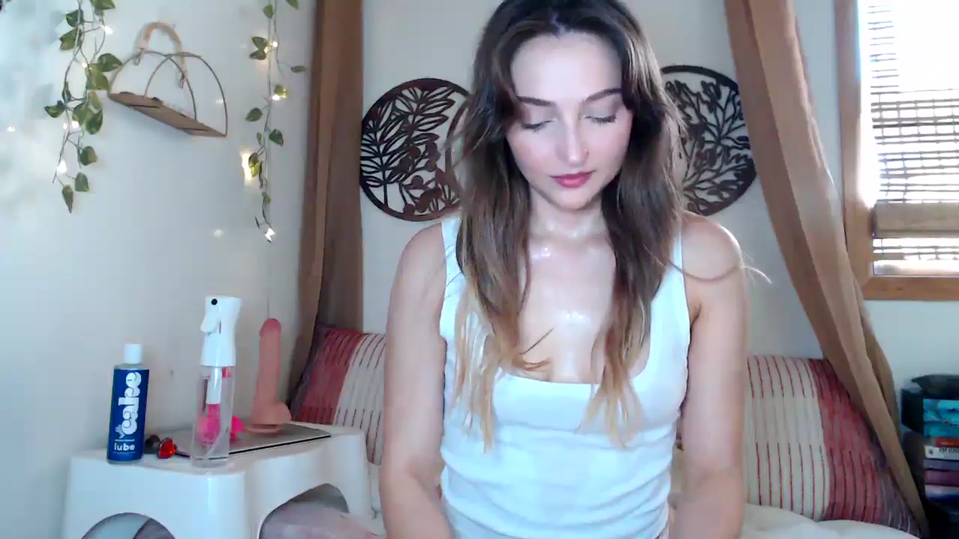 Gallery image thumbnail from NaturegirlKat's myfreecams stream on, 04/09/2025, 24:01 image 16 of 20