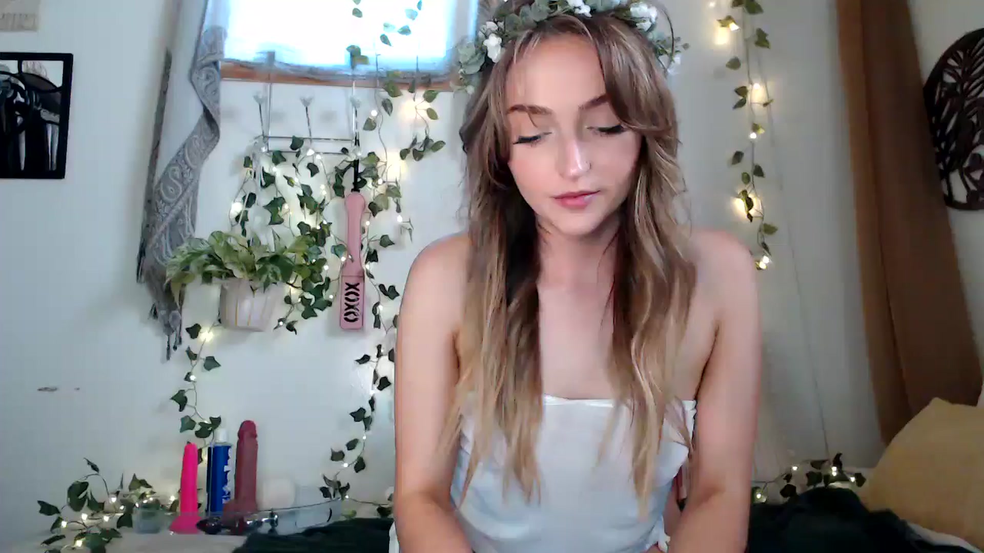 Gallery image thumbnail from NaturegirlKat's myfreecams stream on, 05/07/2025, 23:12 image 17 of 20