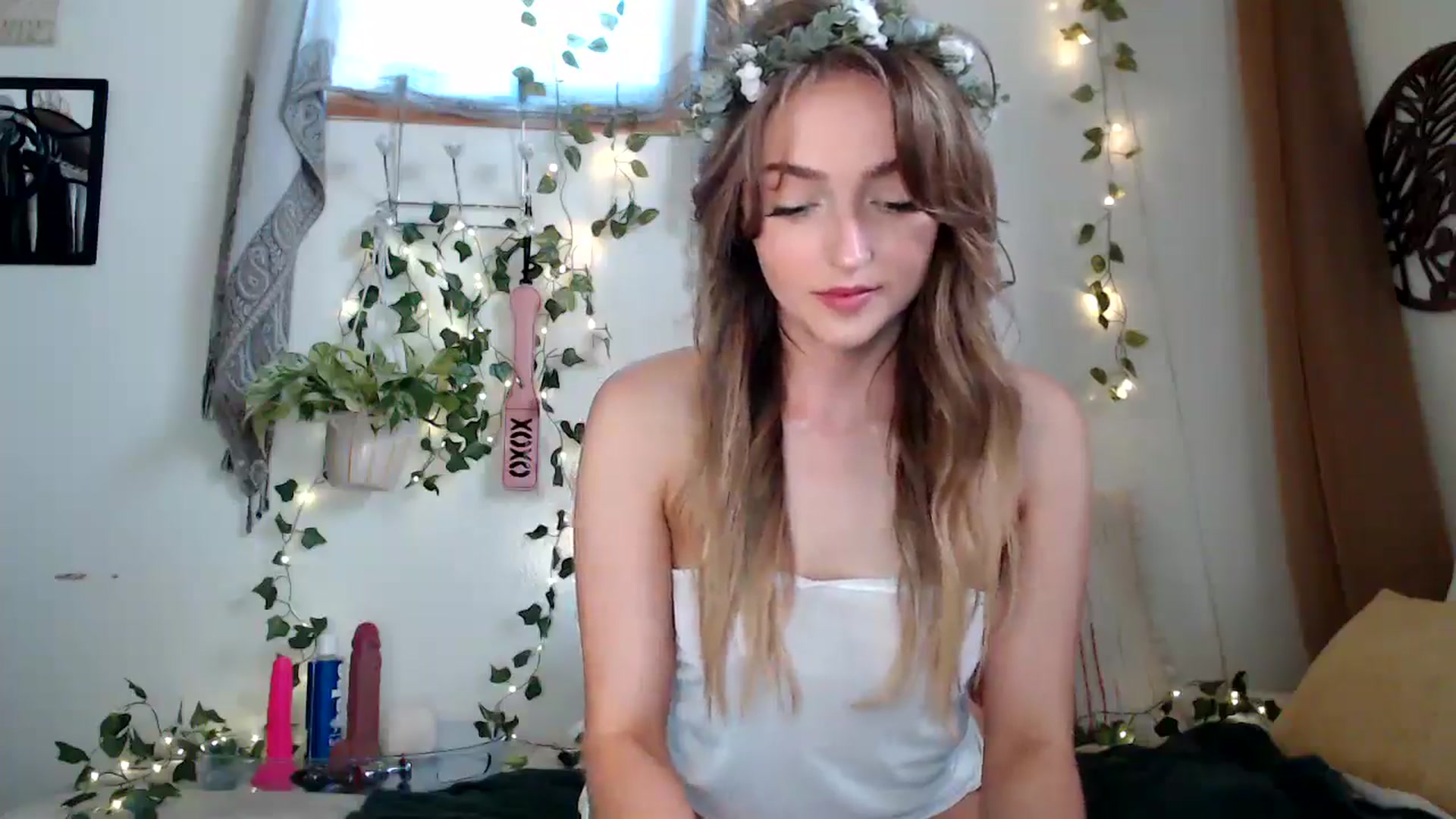 Gallery image thumbnail from NaturegirlKat's myfreecams stream on, 05/07/2025, 23:12 image 15 of 20