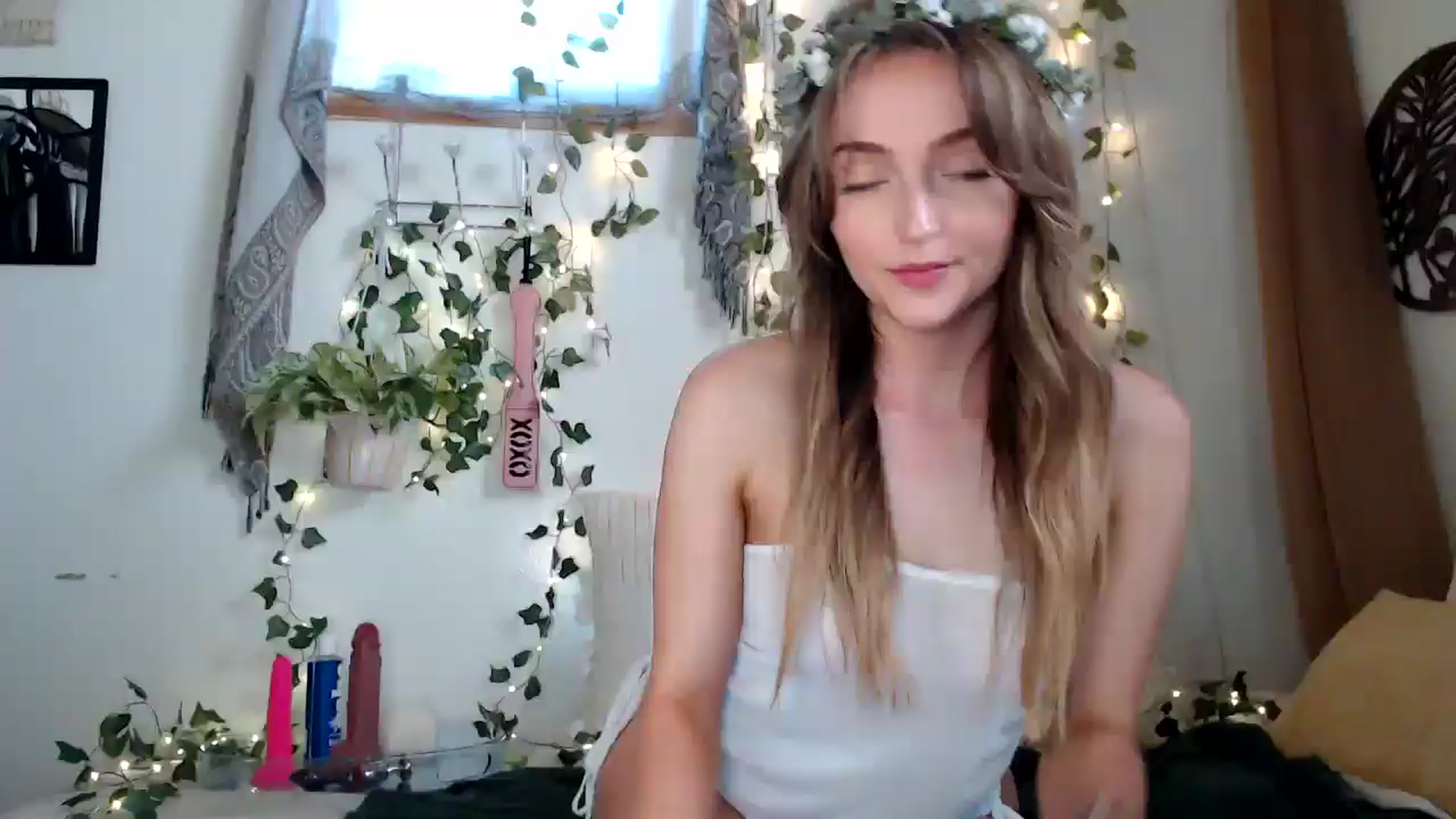 Gallery image thumbnail from NaturegirlKat's myfreecams stream on, 05/07/2025, 23:12 image 18 of 20