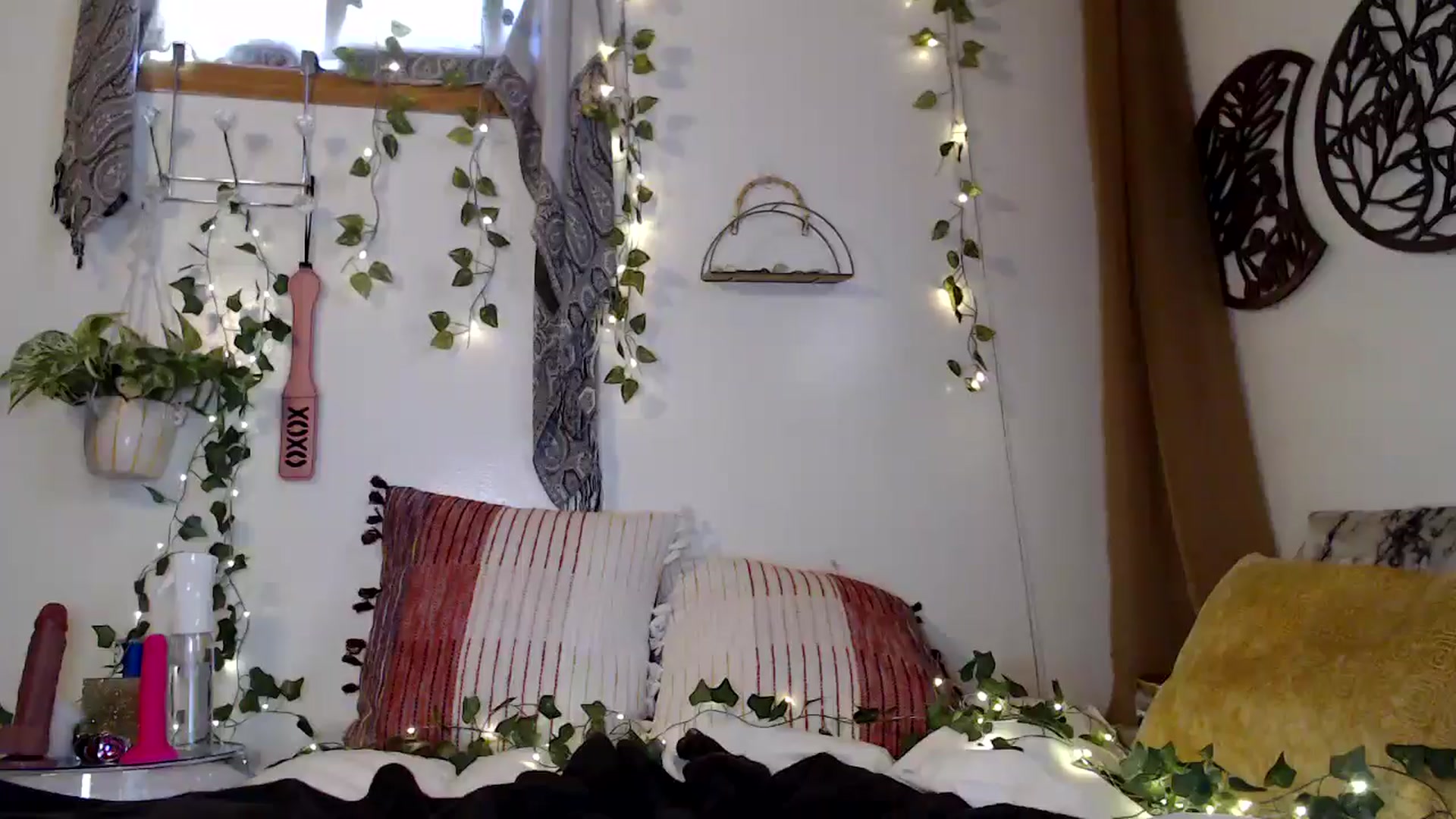 Gallery image thumbnail from NaturegirlKat's myfreecams stream on, 05/13/2025, 22:24 image 17 of 20