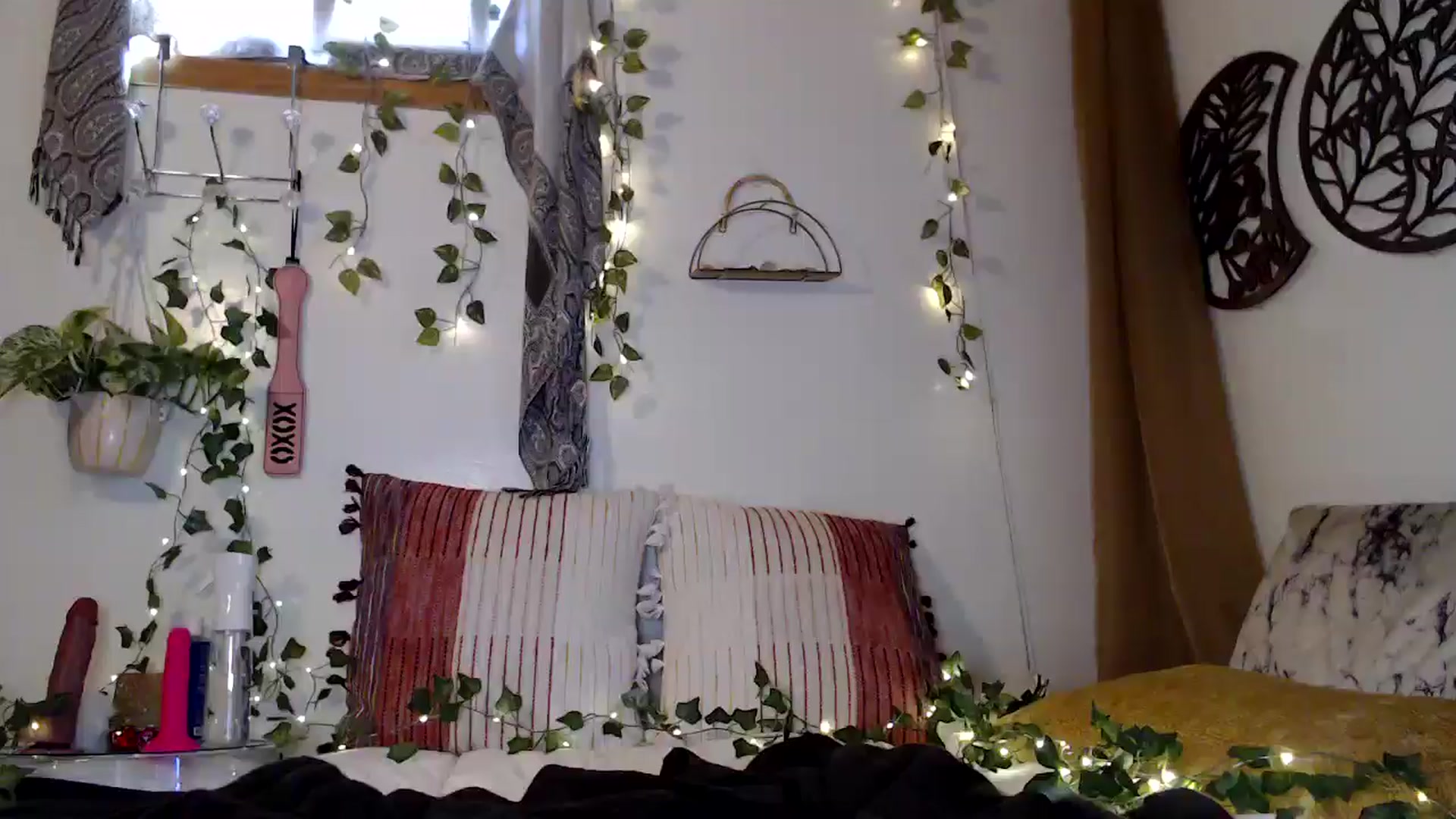 Gallery image thumbnail from NaturegirlKat's myfreecams stream on, 05/13/2025, 22:24 image 5 of 20