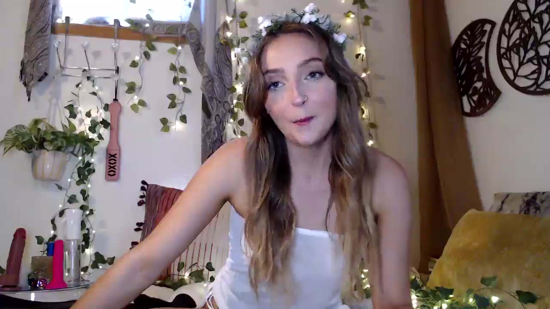 Gallery image thumbnail from NaturegirlKat's myfreecams stream on, 05/13/2025, 22:24 image 14 of 20