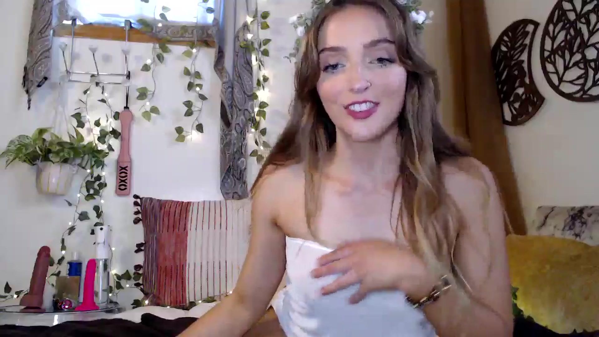 Gallery image thumbnail from NaturegirlKat's myfreecams stream on, 05/13/2025, 23:14 image 4 of 20