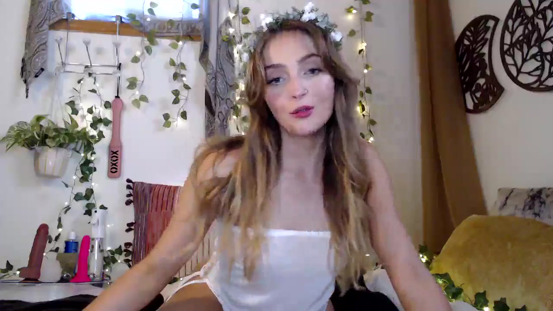 Gallery image thumbnail from NaturegirlKat's myfreecams stream on, 05/13/2025, 23:14 image 17 of 20