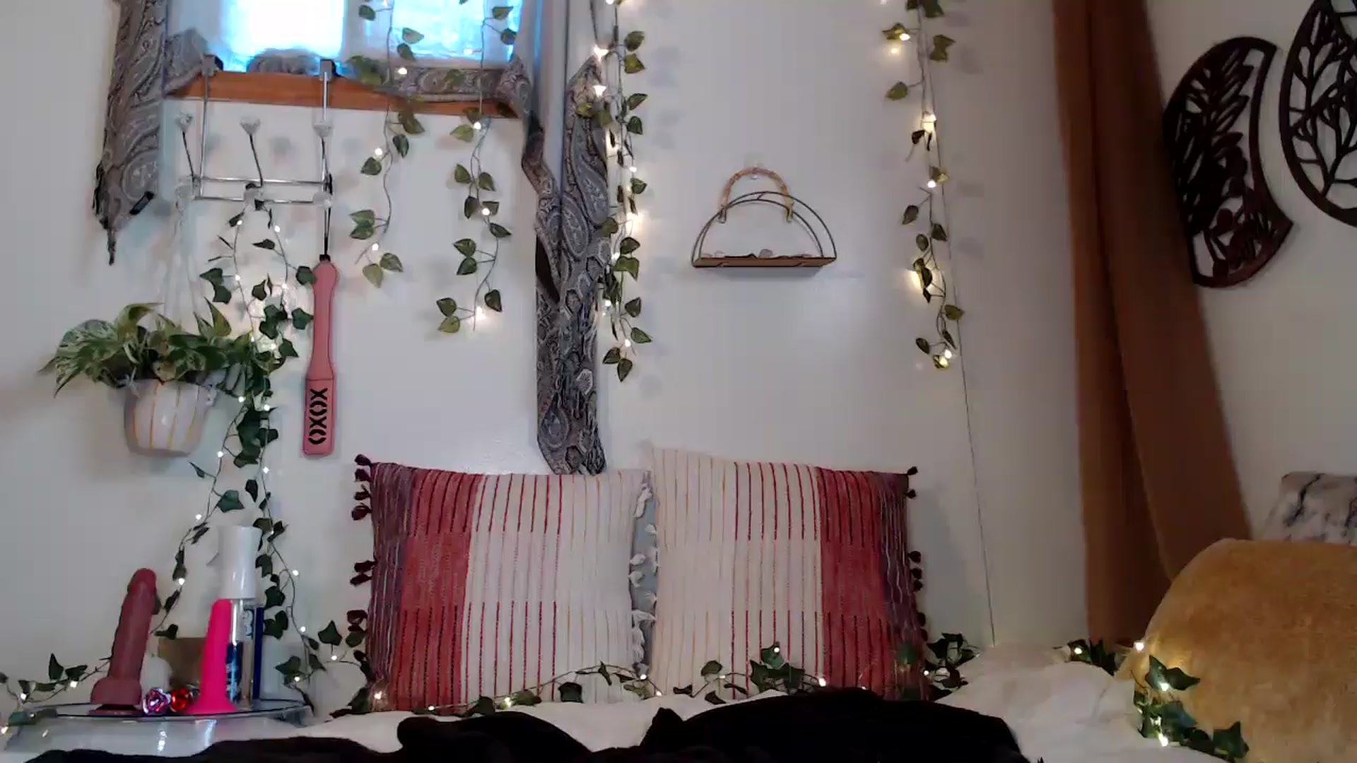 Gallery image thumbnail from NaturegirlKat's myfreecams stream on, 05/14/2025, 24:13 image 5 of 20