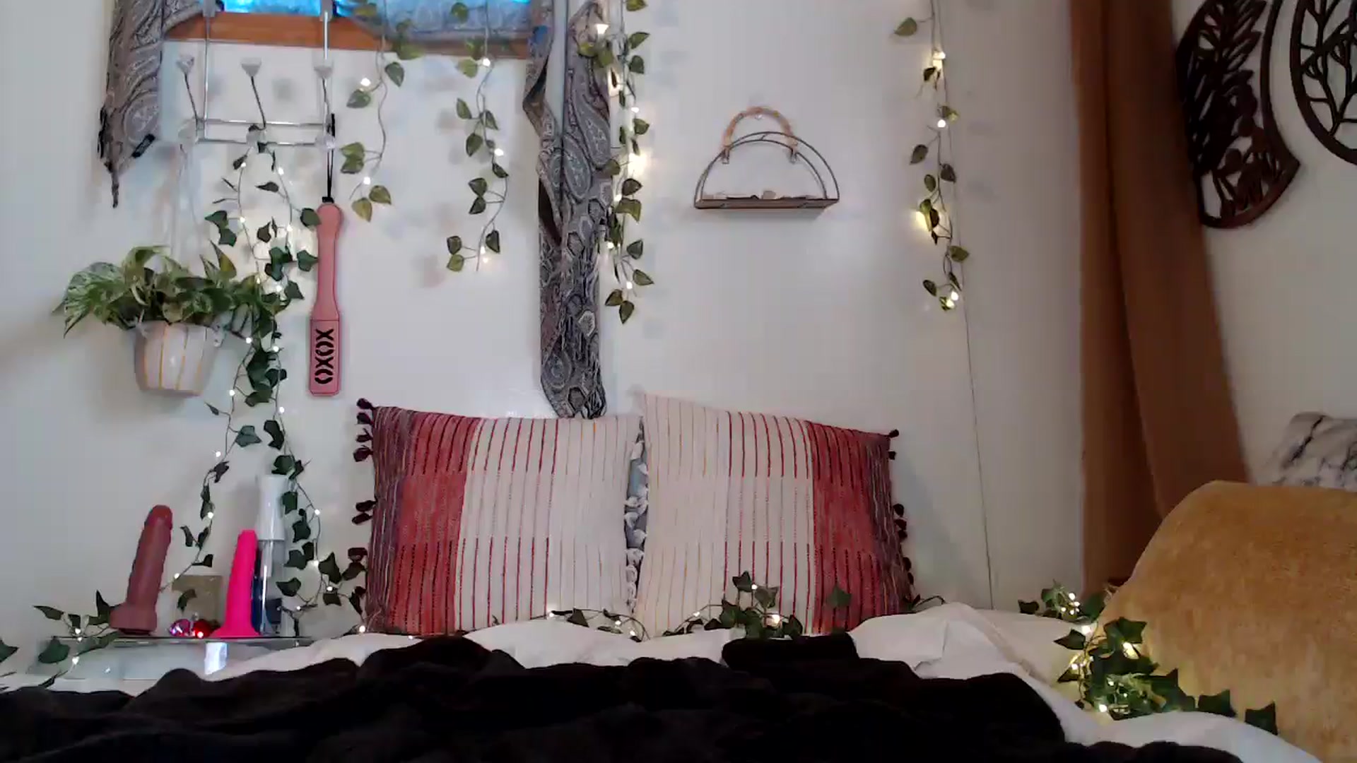 Gallery image thumbnail from NaturegirlKat's myfreecams stream on, 05/14/2025, 24:27 image 7 of 20