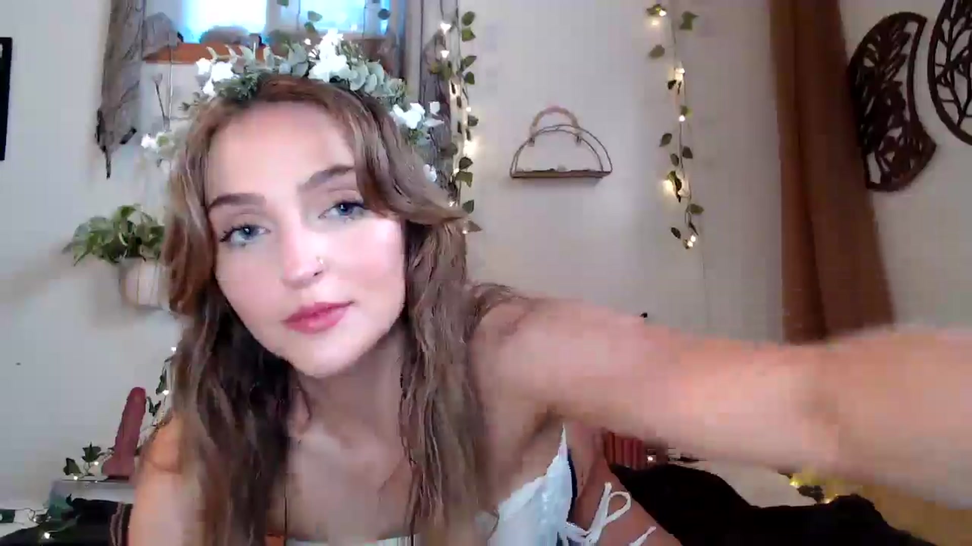 Gallery image thumbnail from NaturegirlKat's myfreecams stream on, 05/14/2025, 24:27 image 14 of 20