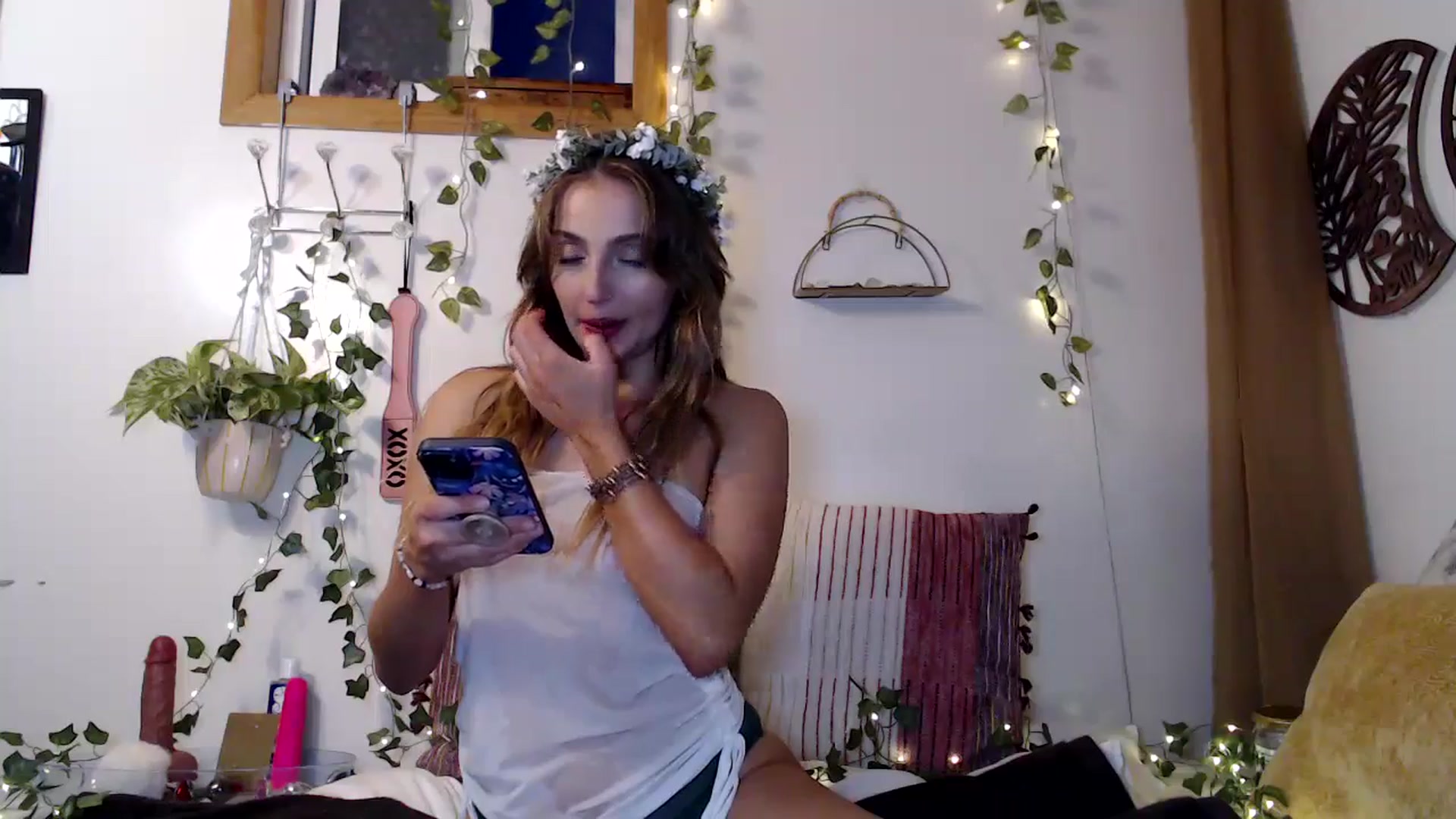 Gallery image thumbnail from NaturegirlKat's myfreecams stream on, 05/14/2025, 04:08 image 4 of 20