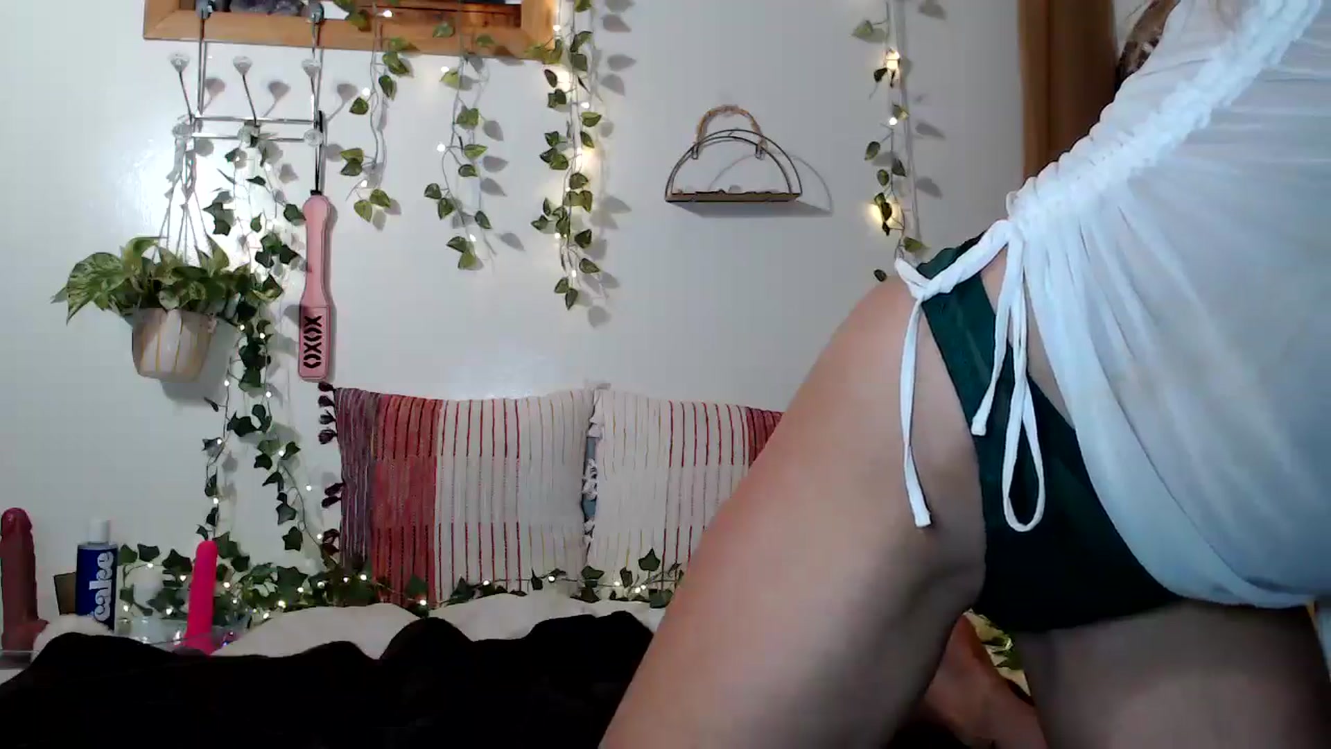 Gallery image thumbnail from NaturegirlKat's myfreecams stream on, 05/14/2025, 07:01 image 6 of 20