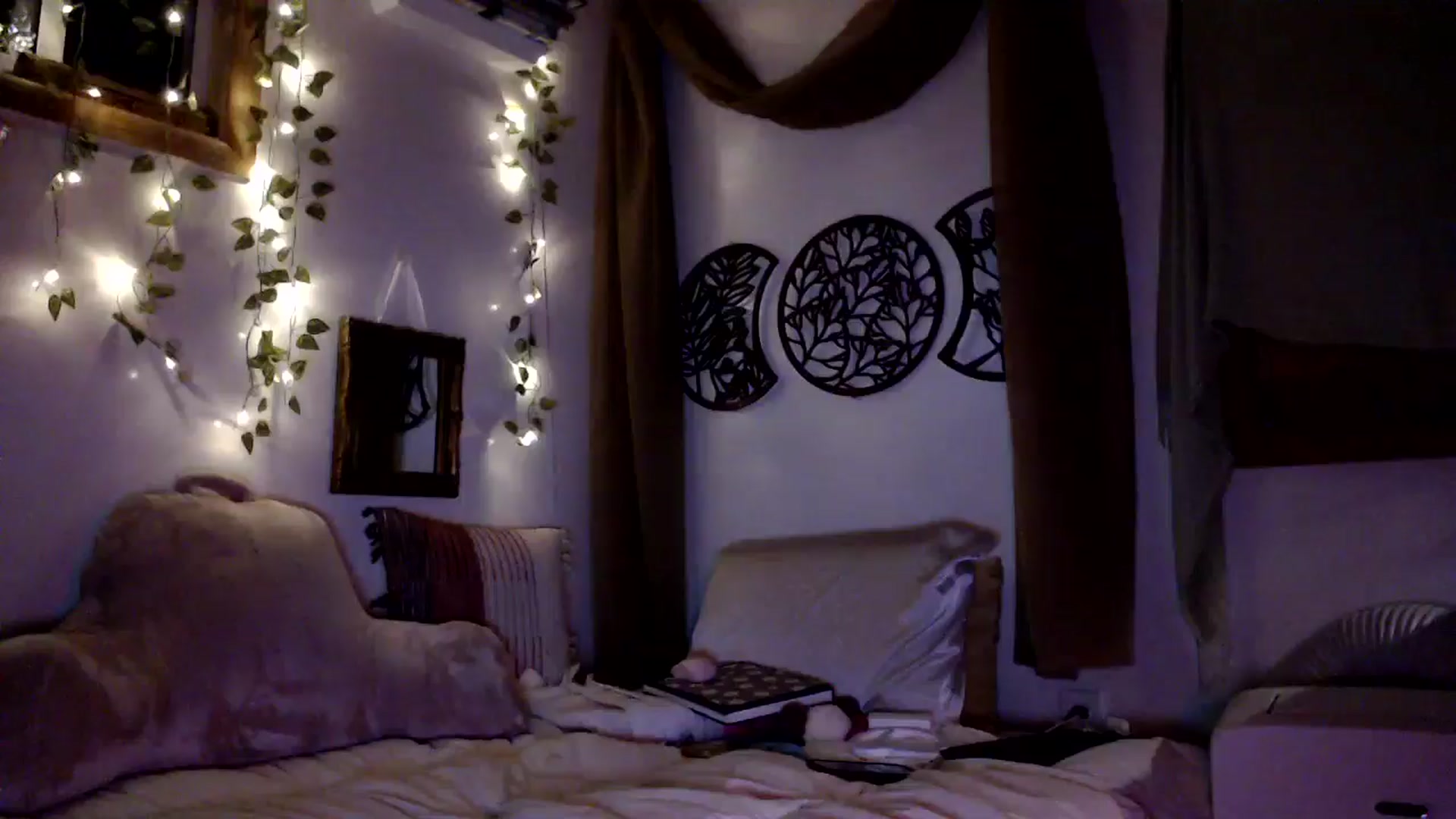 Gallery image thumbnail from NaturegirlKat's myfreecams stream on, 06/14/2025, 08:10 image 1 of 20