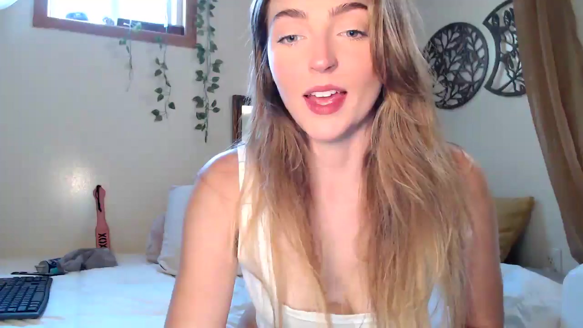 Gallery image thumbnail from NaturegirlKat's myfreecams stream on, 07/25/2025, 23:19 image 19 of 20