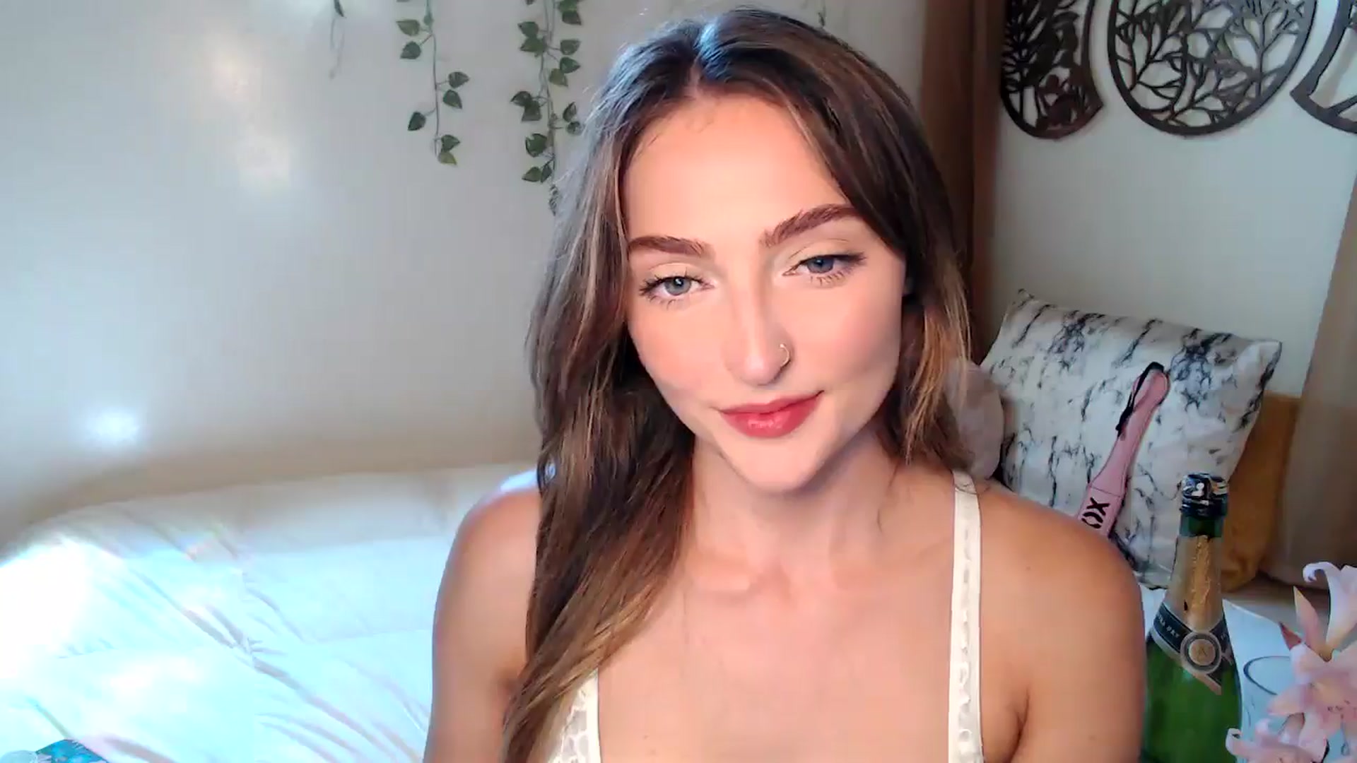 Gallery image thumbnail from NaturegirlKat's myfreecams stream on, 08/08/2025, 21:56 image 16 of 20