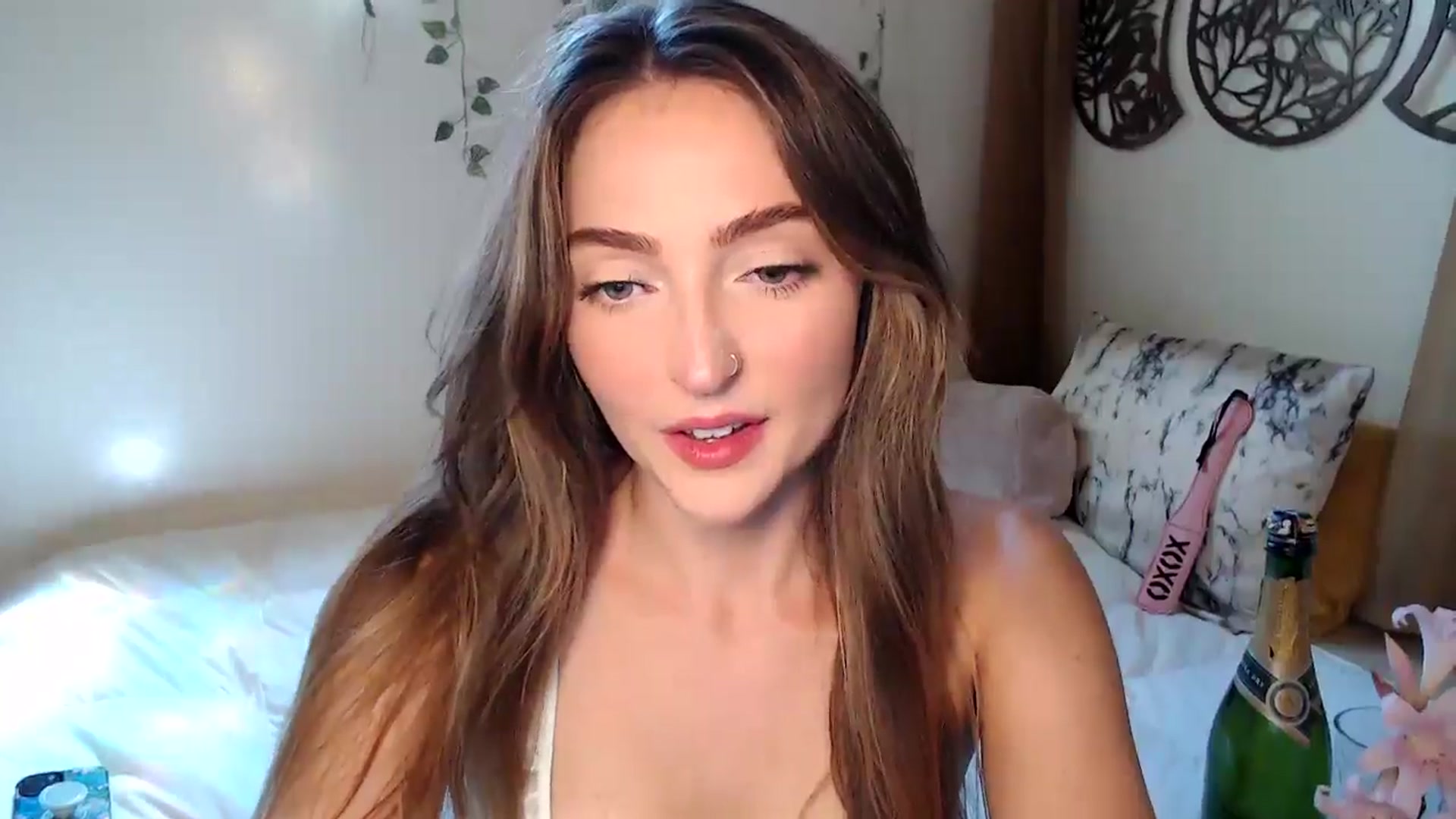 Gallery image thumbnail from NaturegirlKat's myfreecams stream on, 08/08/2025, 21:56 image 10 of 20