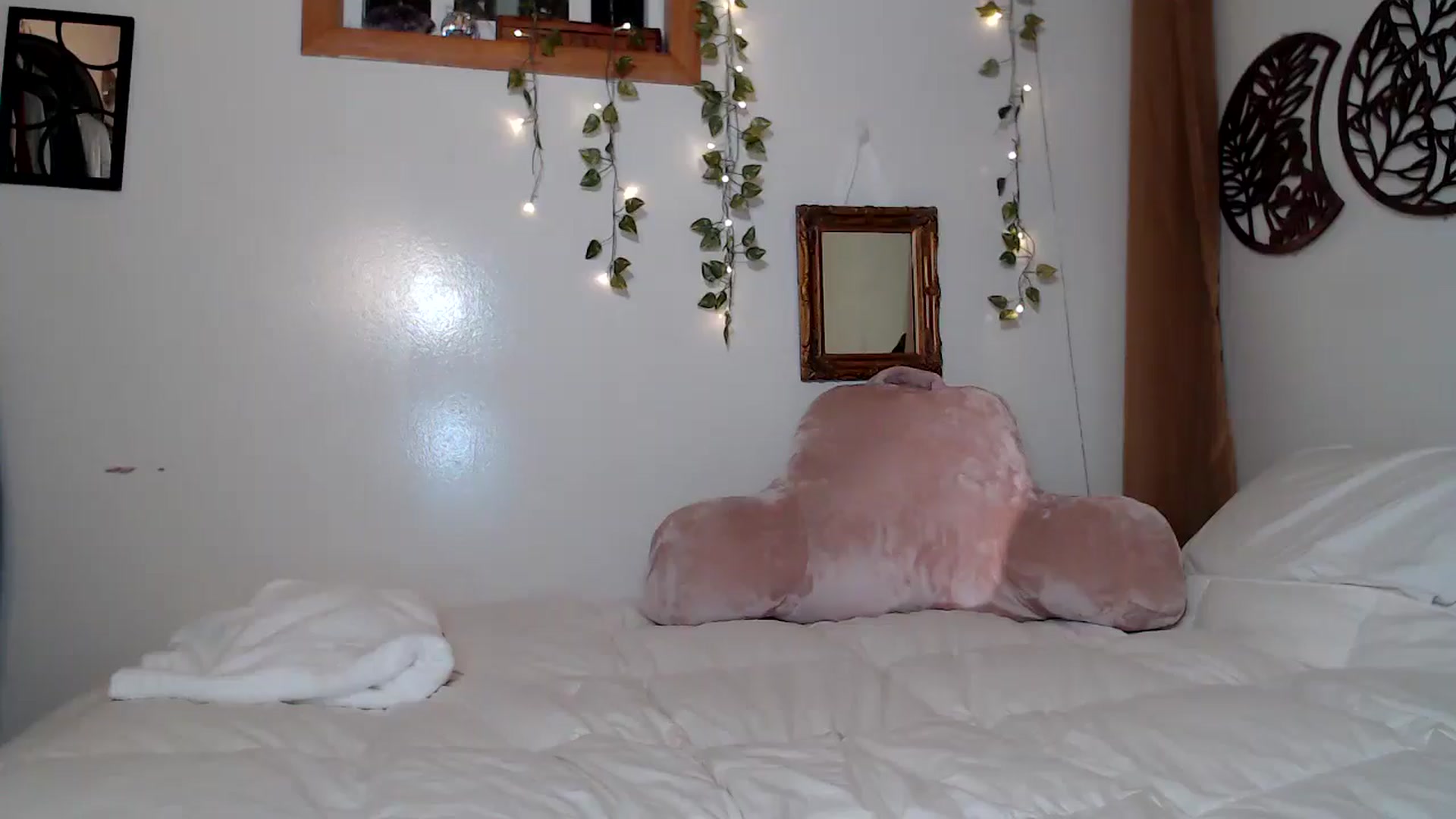 Gallery image thumbnail from NaturegirlKat's myfreecams stream on, 08/12/2025, 05:58 image 16 of 20