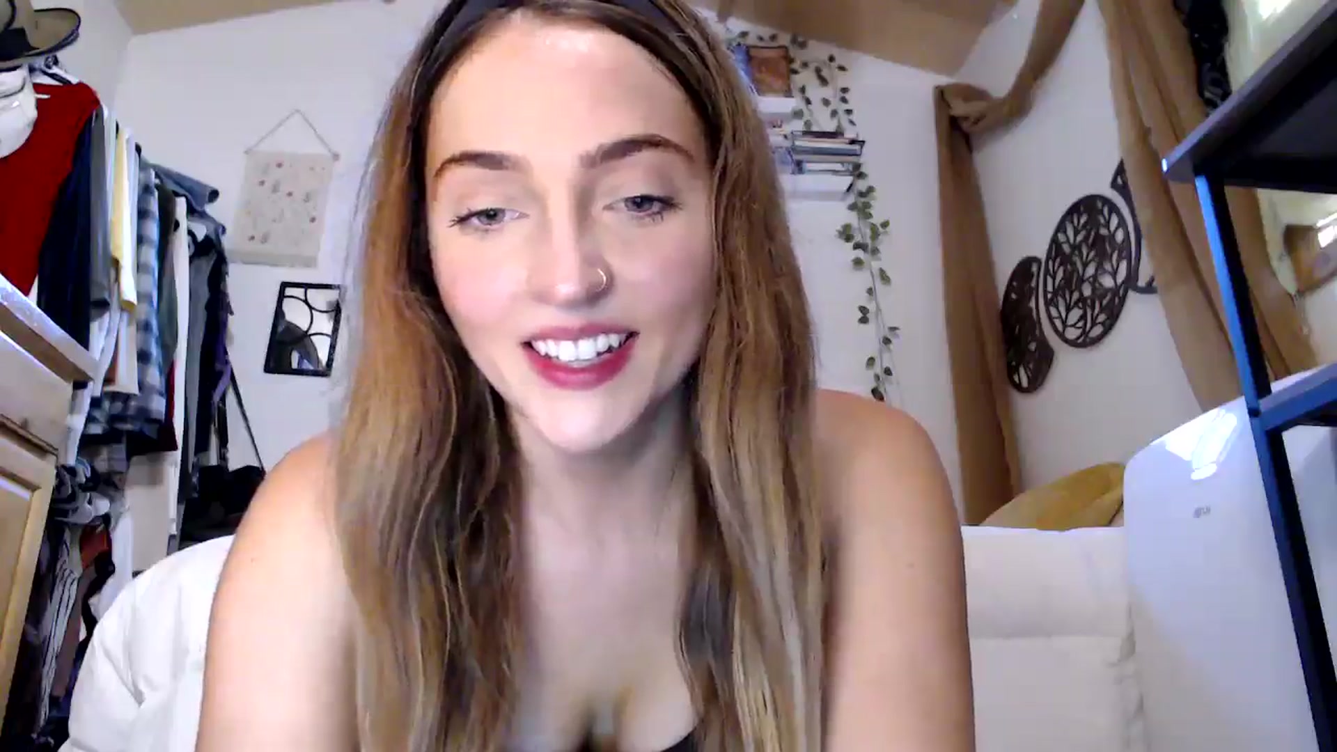 Gallery image thumbnail from NaturegirlKat's myfreecams stream on, 08/26/2025, 02:44 image 6 of 20