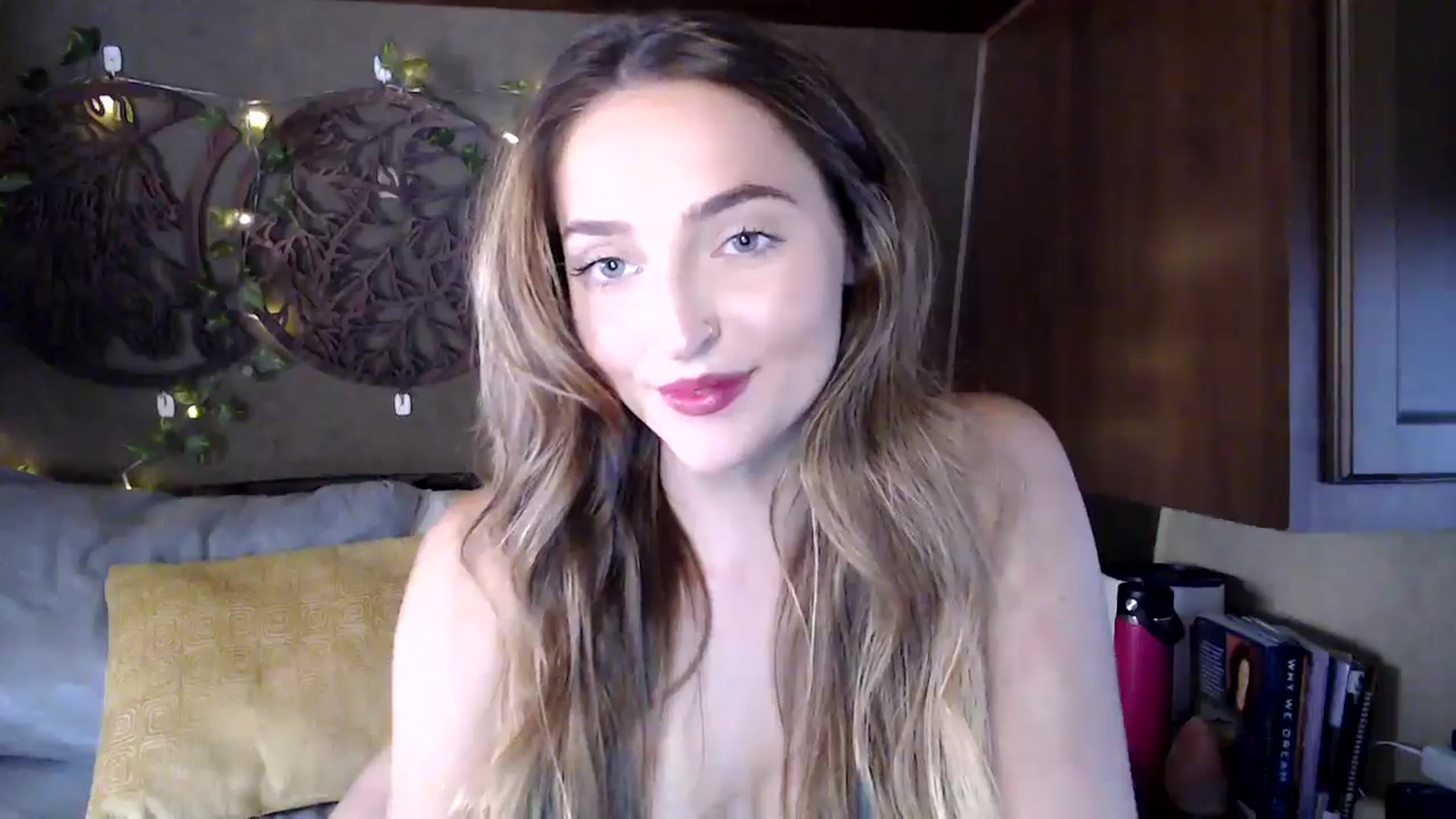 Gallery image thumbnail from NaturegirlKat's myfreecams stream on, 09/05/2025, 01:46 image 8 of 20