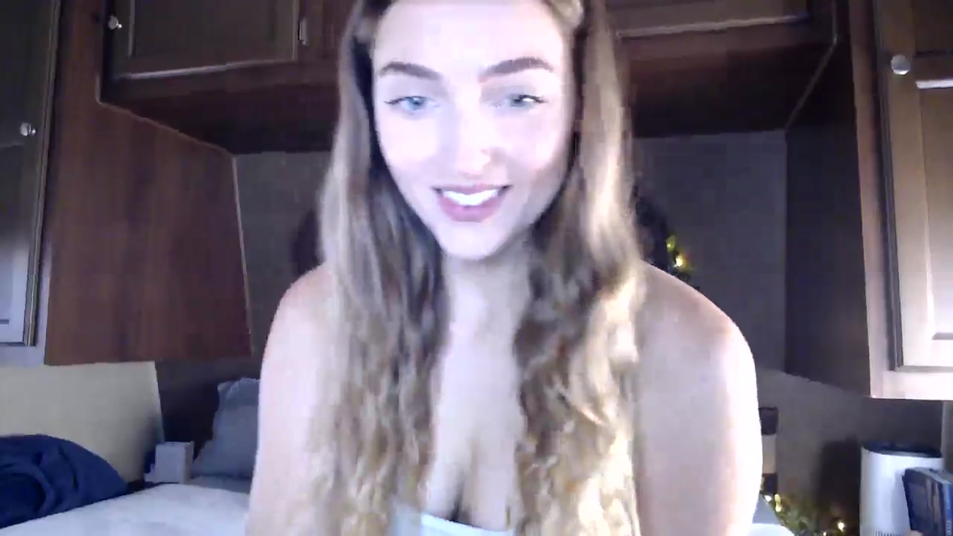Gallery image thumbnail from NaturegirlKat's myfreecams stream on, 09/12/2025, 19:51 image 6 of 20