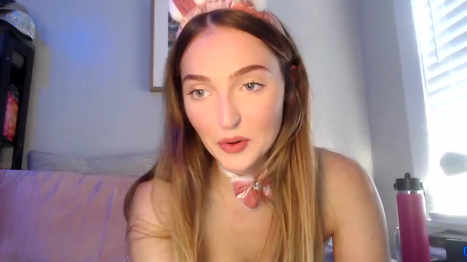 Gallery image thumbnail from NaturegirlKat's myfreecams stream on, 10/17/2025, 01:08 image 8 of 20