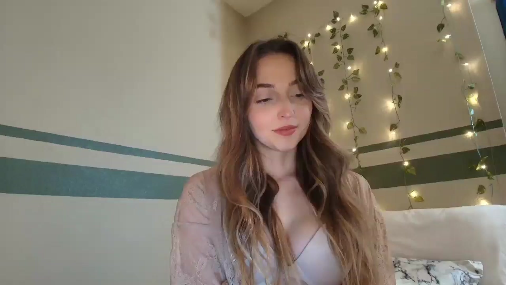 Gallery image thumbnail from NaturegirlKat's myfreecams stream on, 12/13/2025, 02:32 image 2 of 20