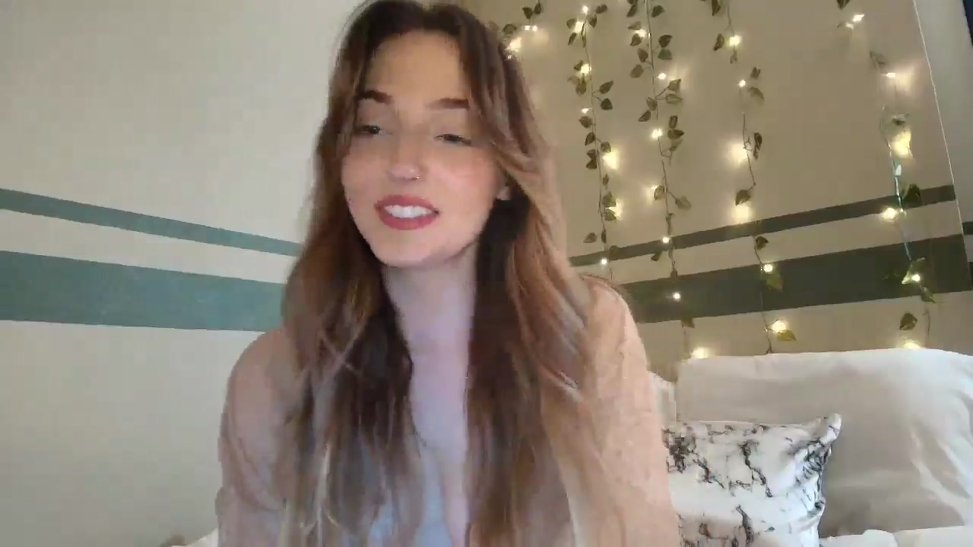 Gallery image thumbnail from NaturegirlKat's myfreecams stream on, 12/13/2025, 02:32 image 9 of 20