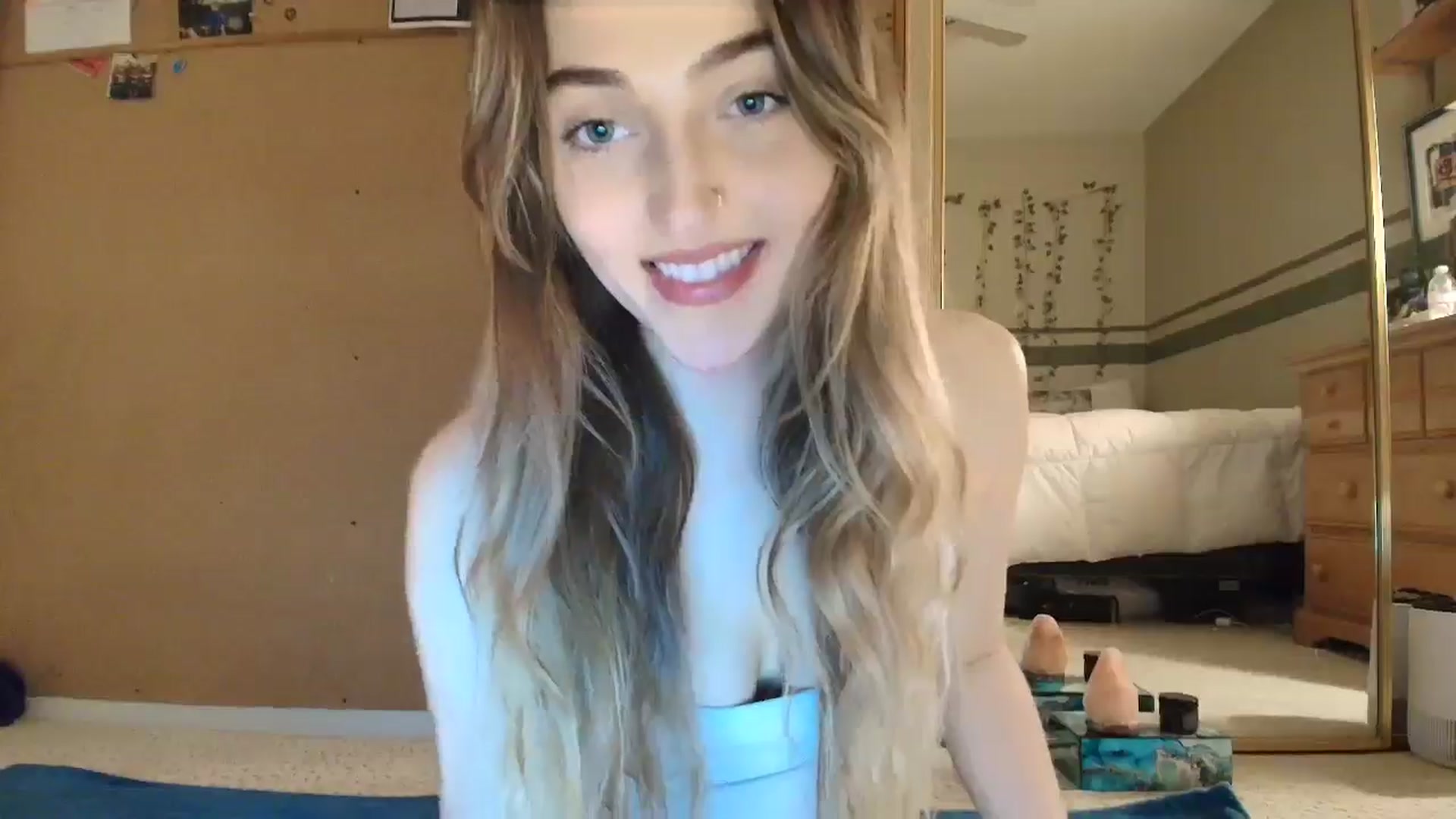 Gallery image thumbnail from NaturegirlKat's myfreecams stream on, 12/15/2025, 04:23 image 2 of 20
