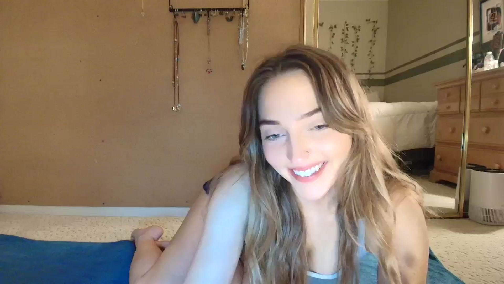 Gallery image thumbnail from NaturegirlKat's myfreecams stream on, 12/15/2025, 04:23 image 7 of 20