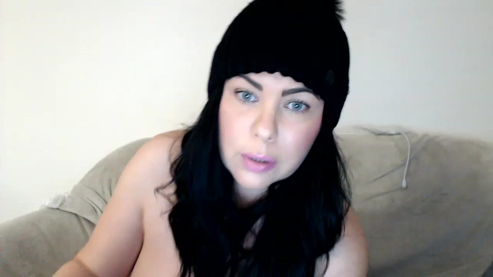 Gallery image thumbnail from NaughtyFallon's myfreecams stream on, 11/21/2022, 15:21 image 12 of 20