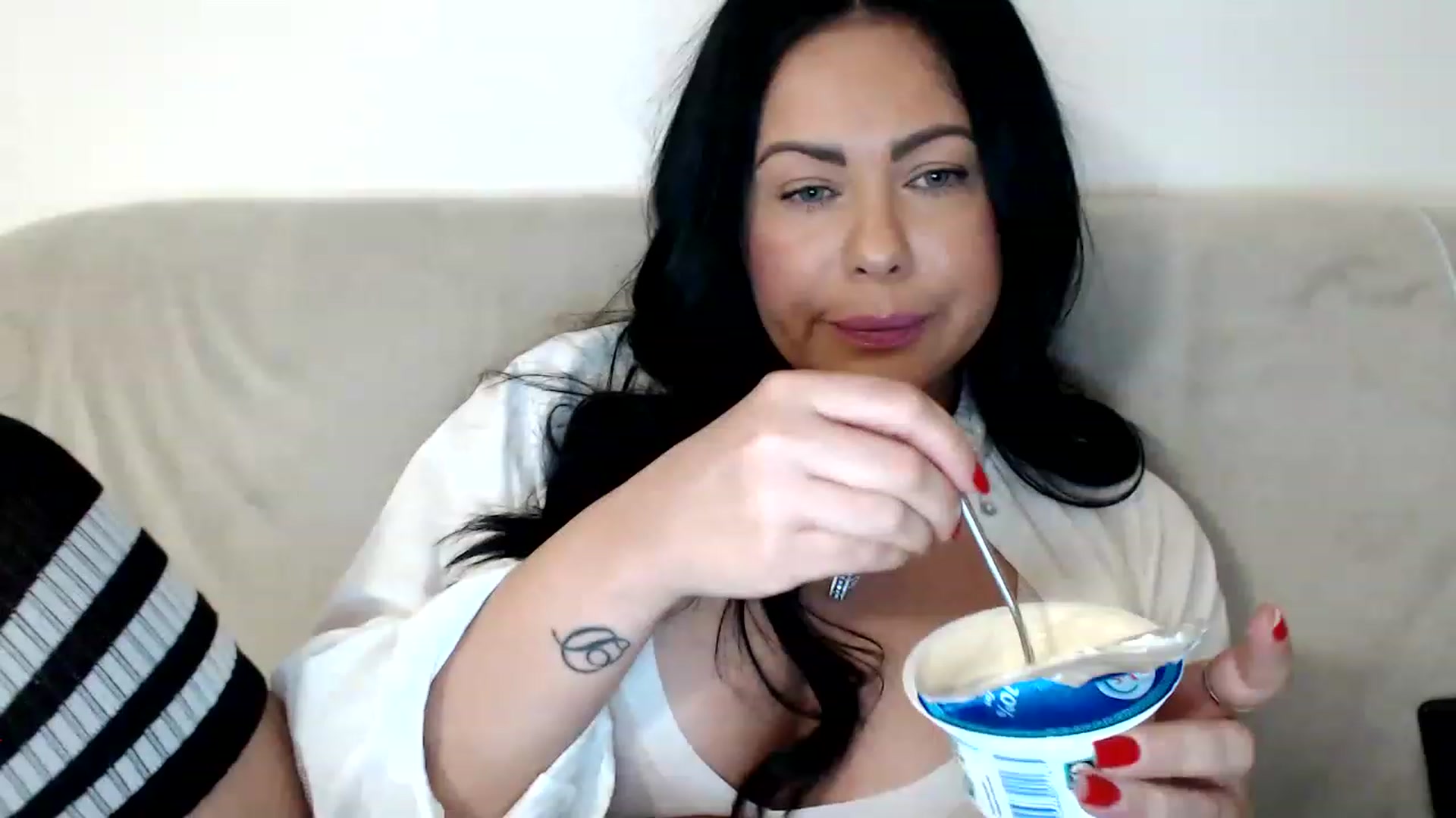 Gallery image thumbnail from NaughtyFallon's myfreecams stream on, 12/08/2022, 16:57 image 2 of 20