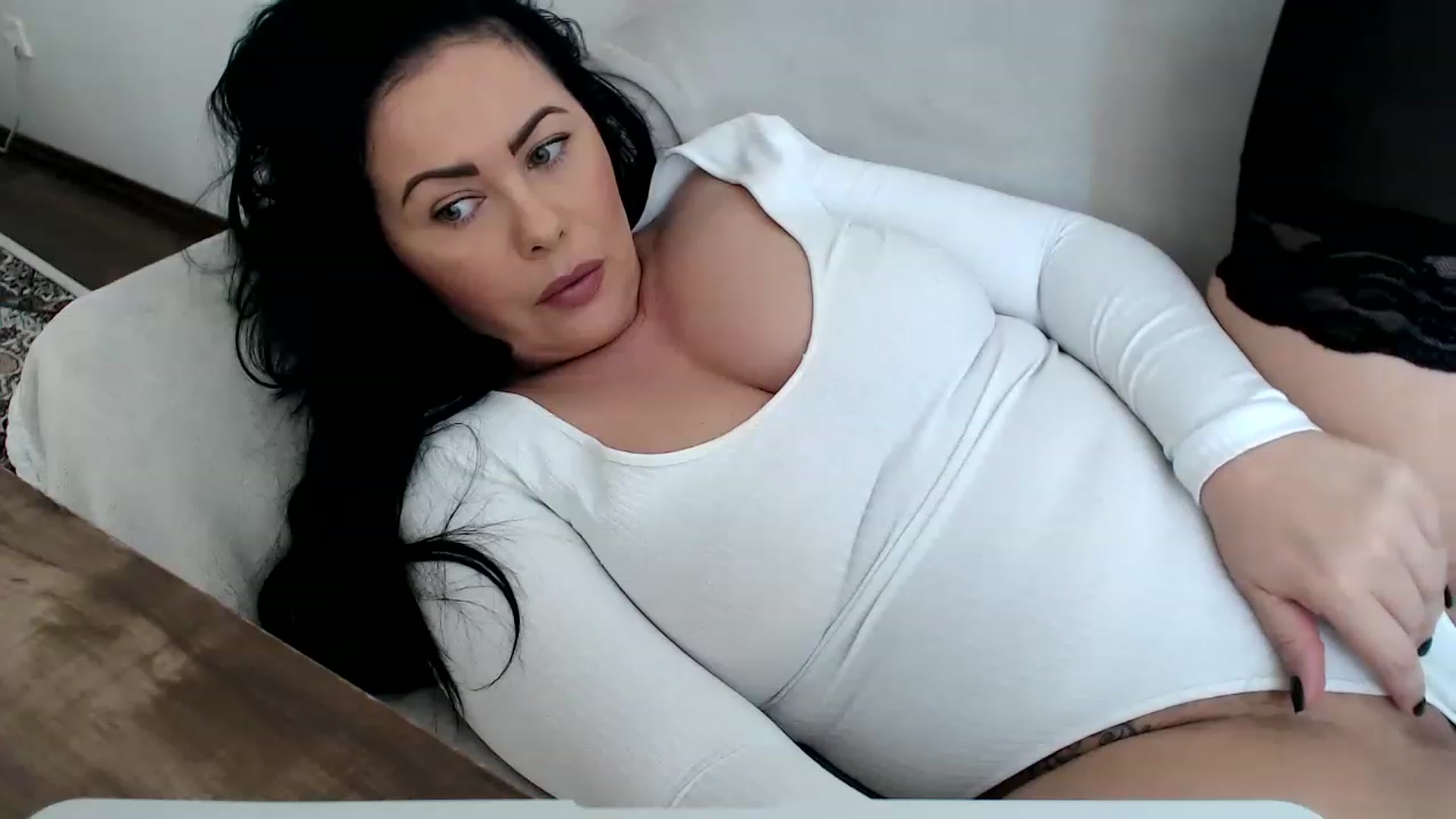 Gallery image thumbnail from NaughtyFallon's myfreecams stream on, 02/03/2023, 14:02 image 8 of 20