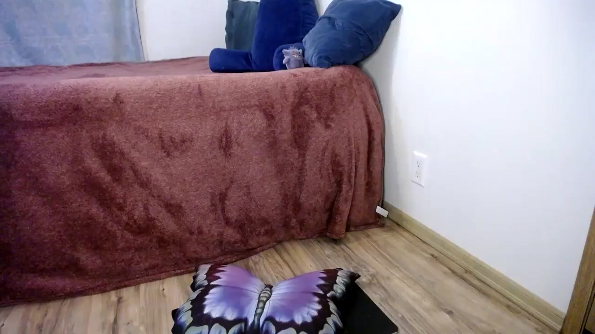 Gallery image thumbnail from NaughtyFox89's myfreecams stream on, 07/31/2025, 01:30 image 8 of 20