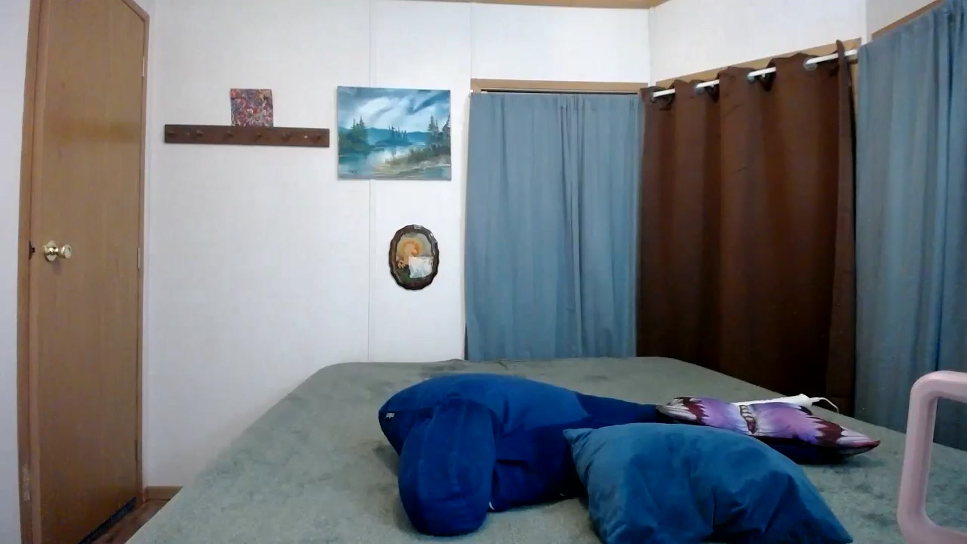 Gallery image thumbnail from NaughtyFox89's myfreecams stream on, 08/18/2025, 04:02 image 15 of 20