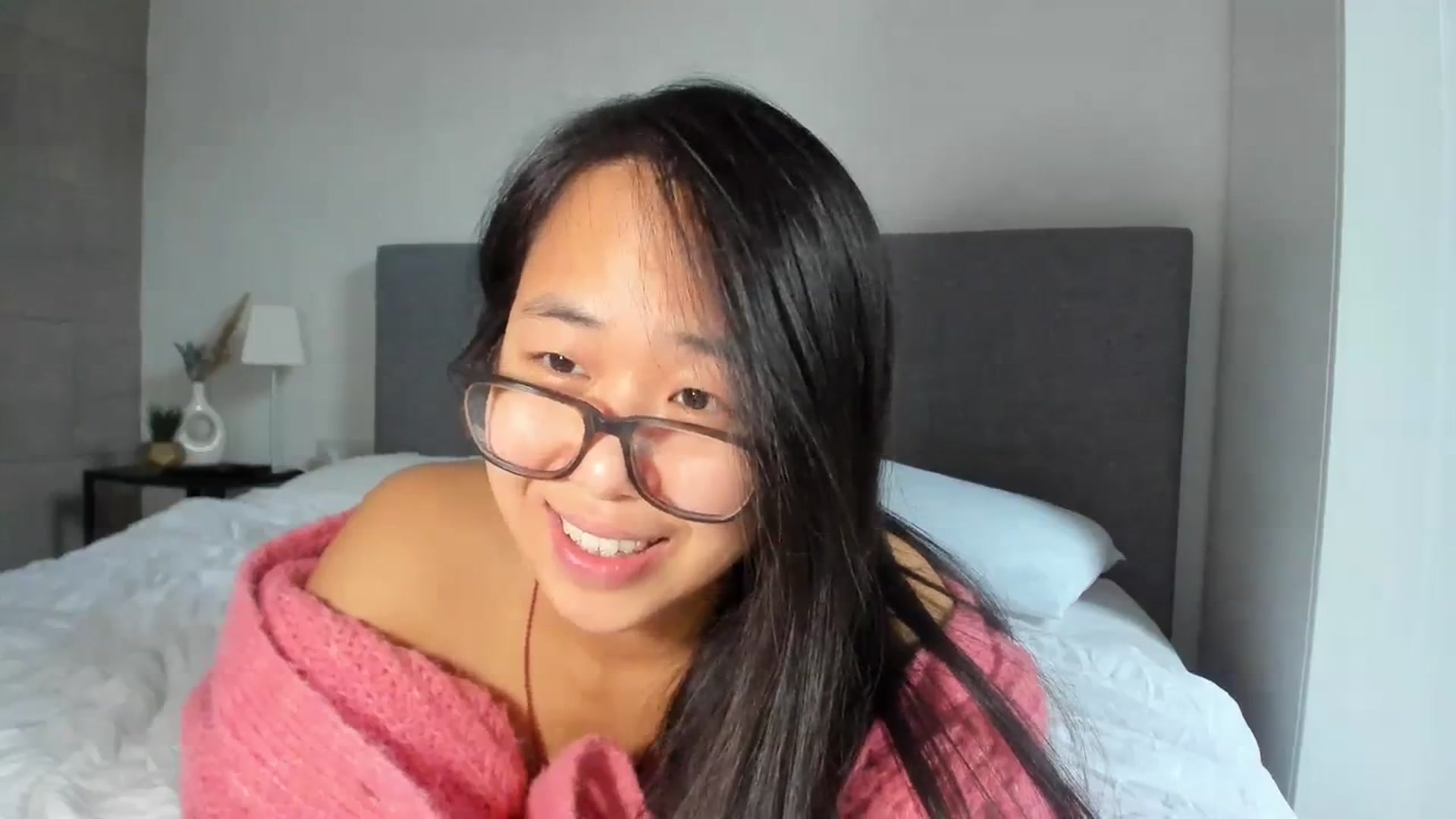 Gallery image thumbnail from NaughtyGigi's myfreecams stream on, 12/19/2023, 15:40 image 2 of 20