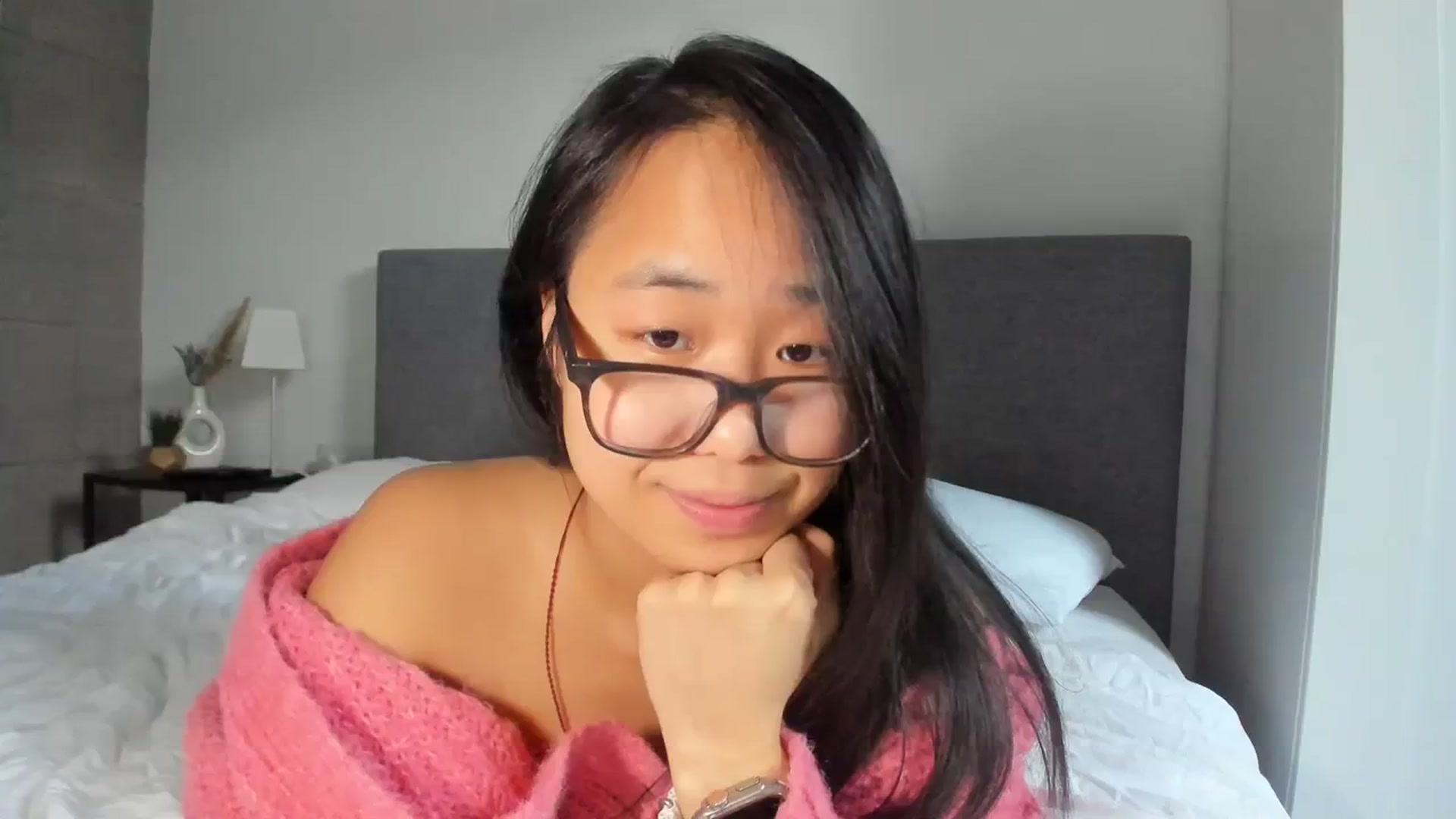 Gallery image thumbnail from NaughtyGigi's myfreecams stream on, 12/19/2023, 15:40 image 1 of 20